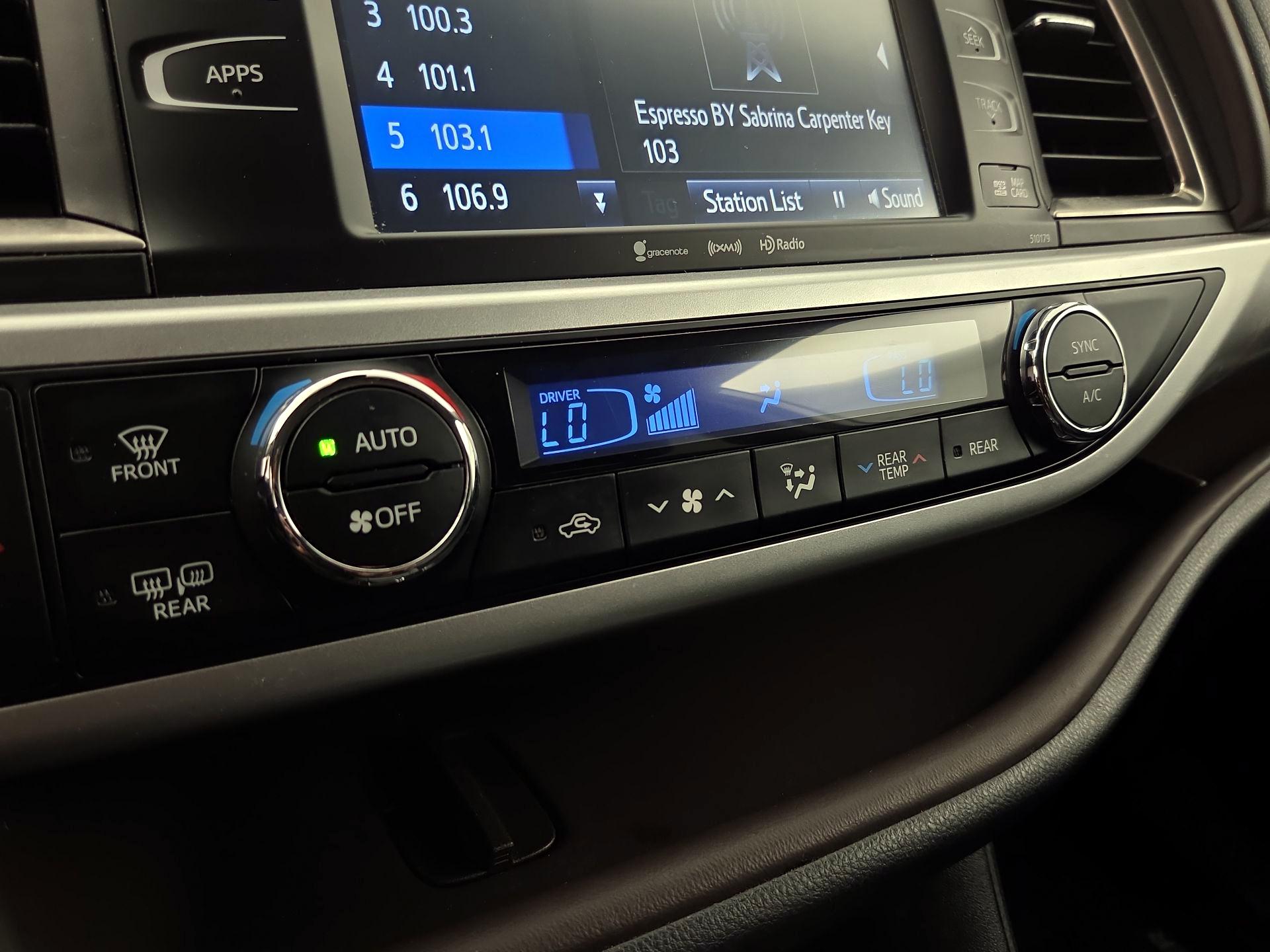 Thumbnail: 2018 Toyota Highlander - 17