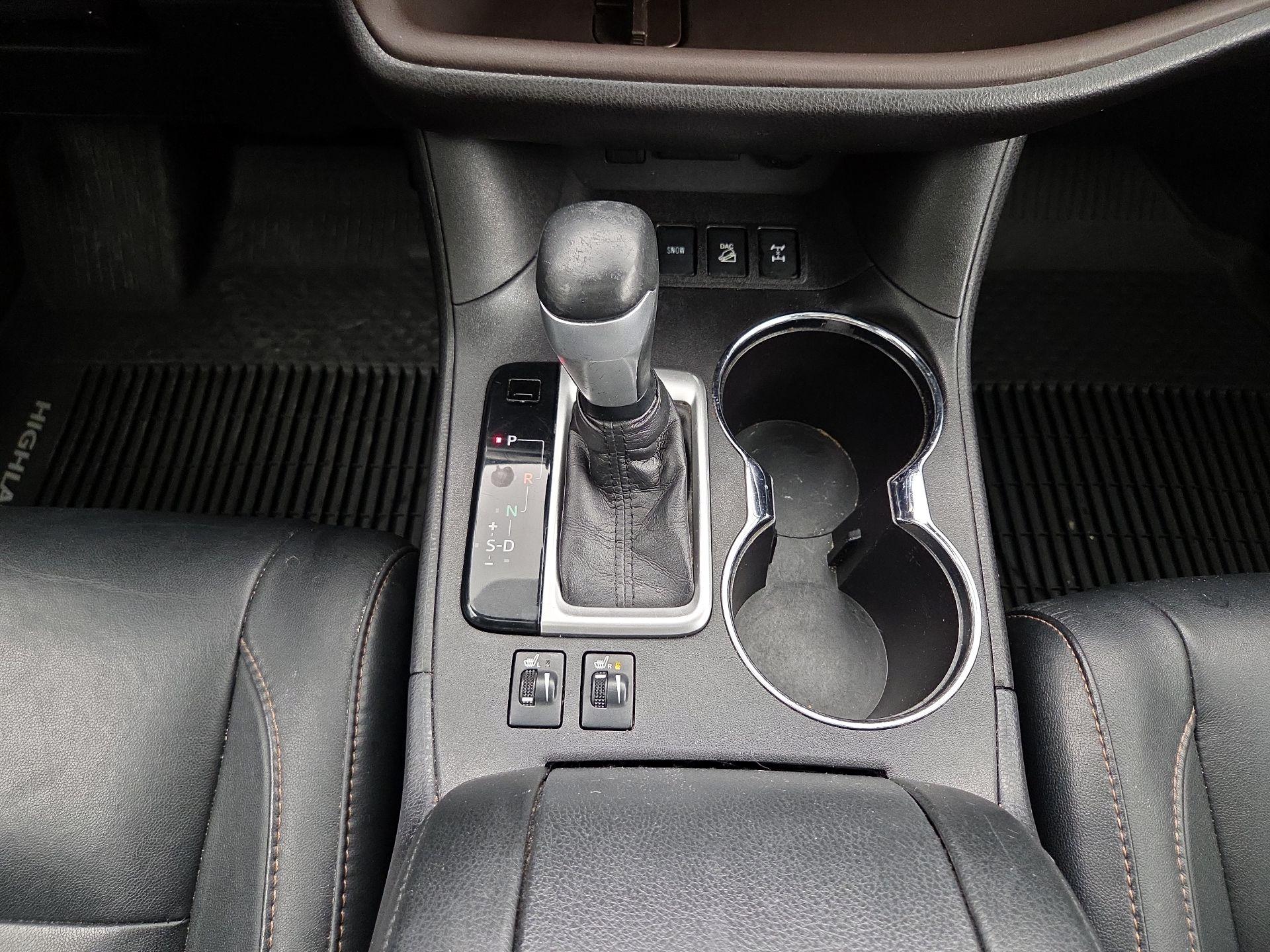 Thumbnail: 2018 Toyota Highlander - 18