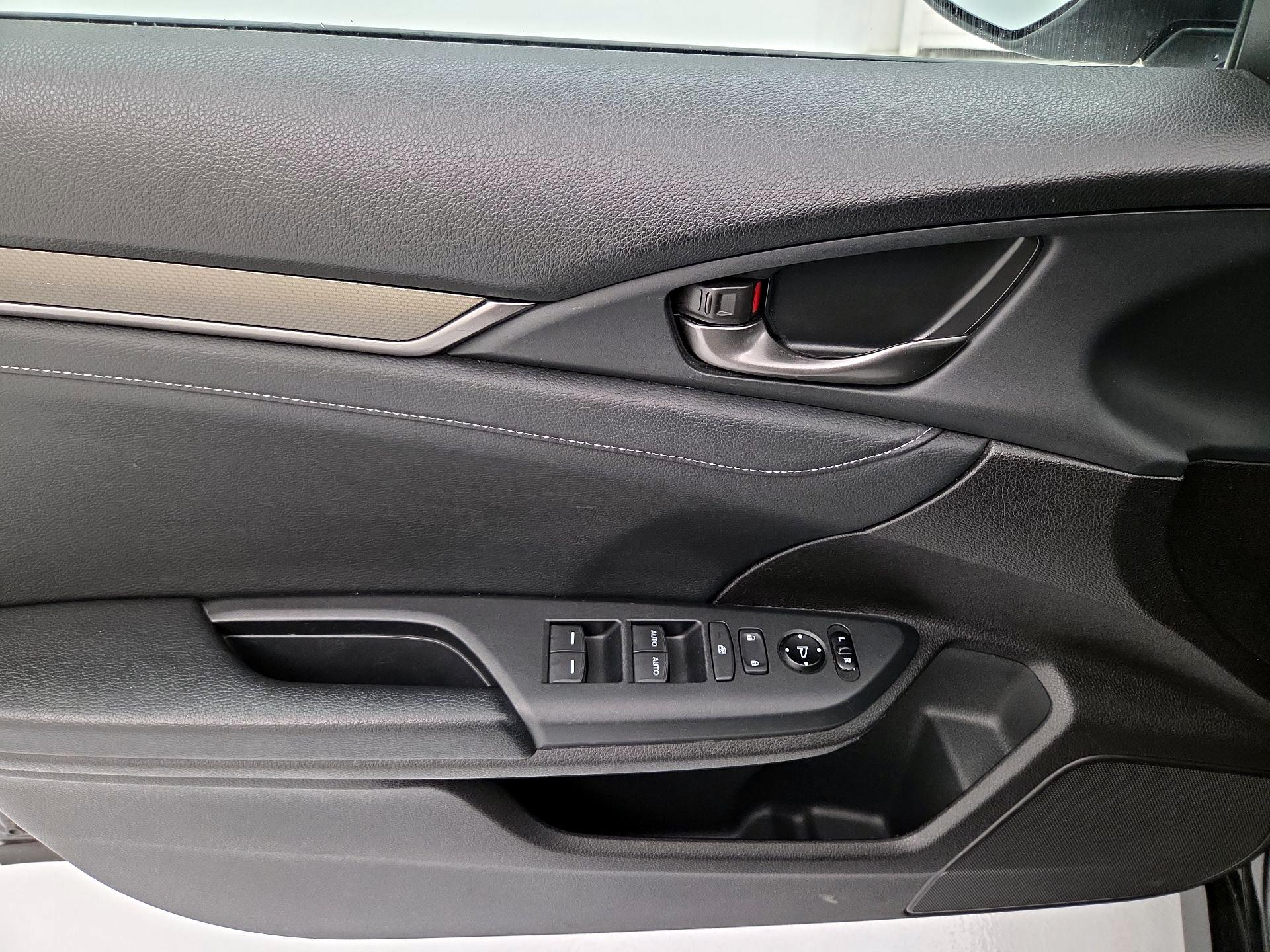 Thumbnail: 2017 Honda Civic - 12