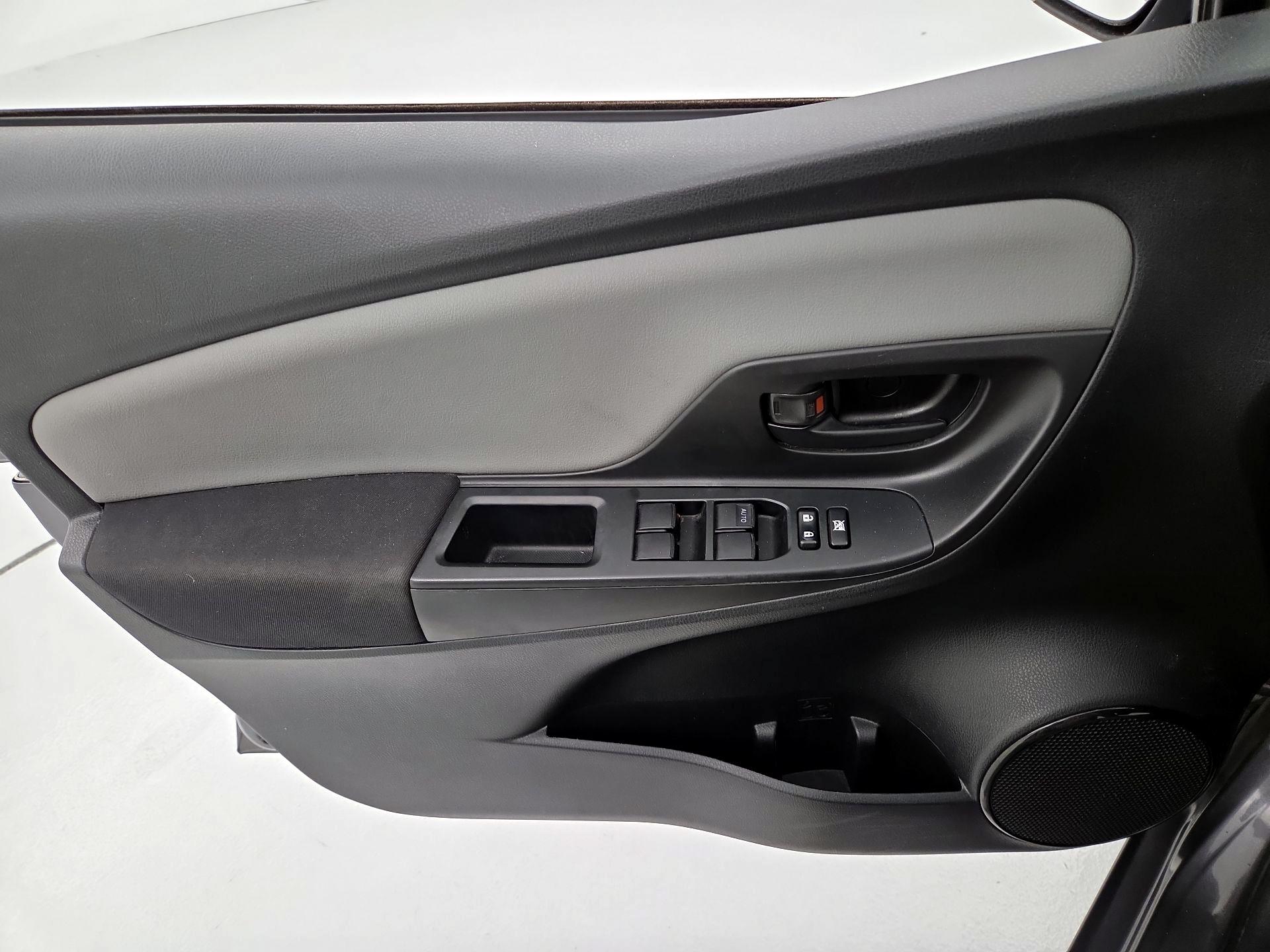 Thumbnail: 2017 Toyota Yaris - 12