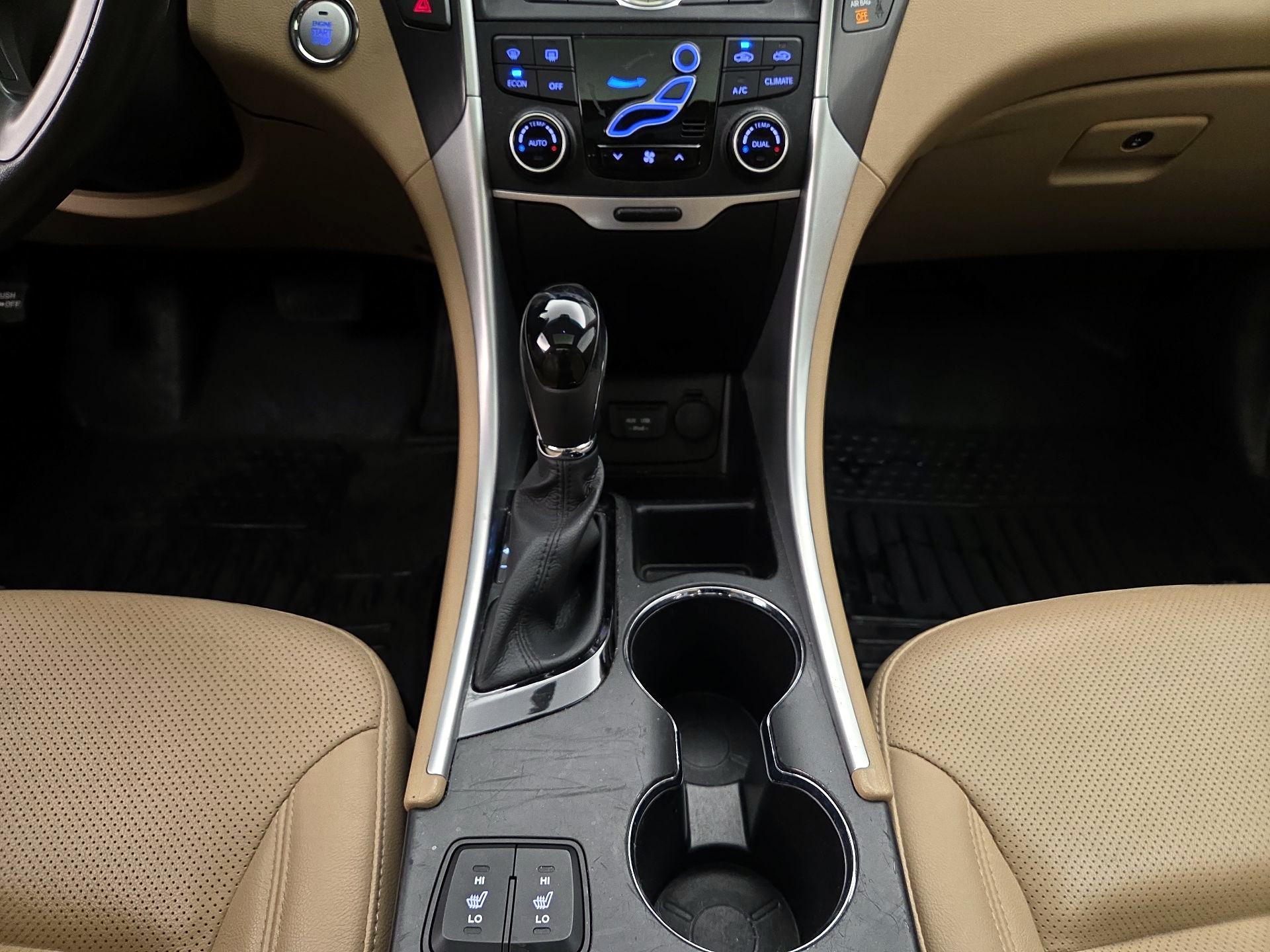 Thumbnail: 2015 Hyundai Sonata - 18