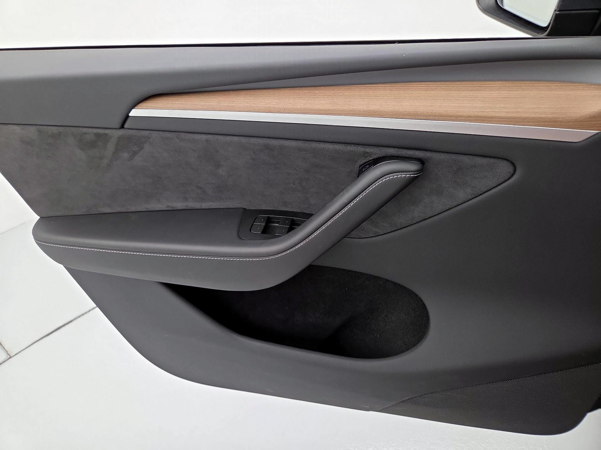 Thumbnail: 2023 Tesla Model Y - 12