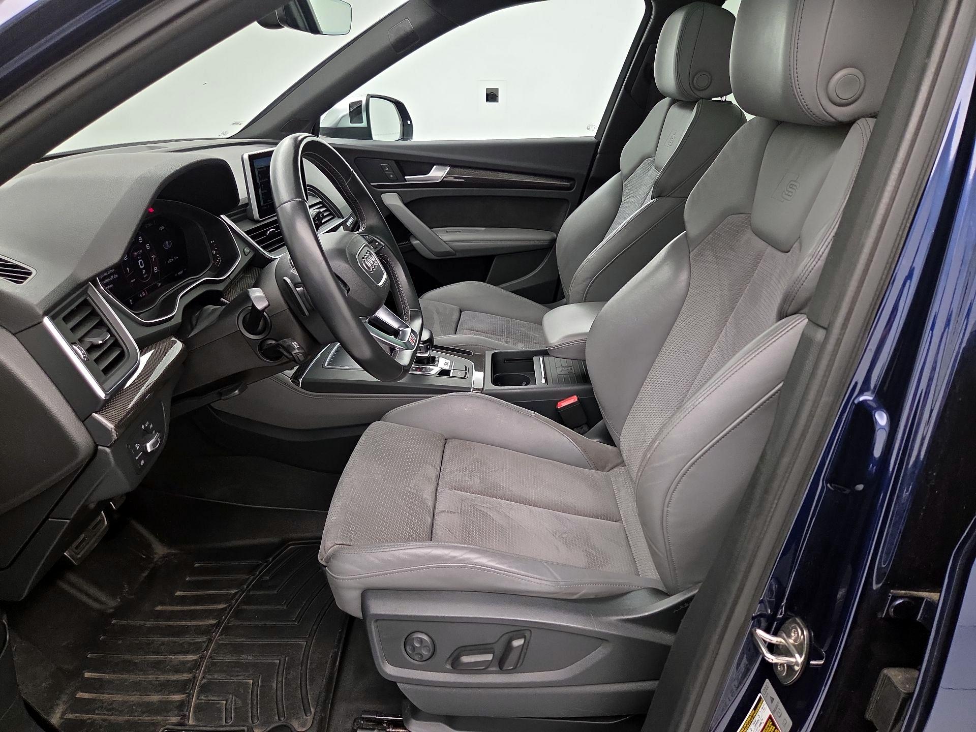 Thumbnail: 2019 Audi SQ5 - 11