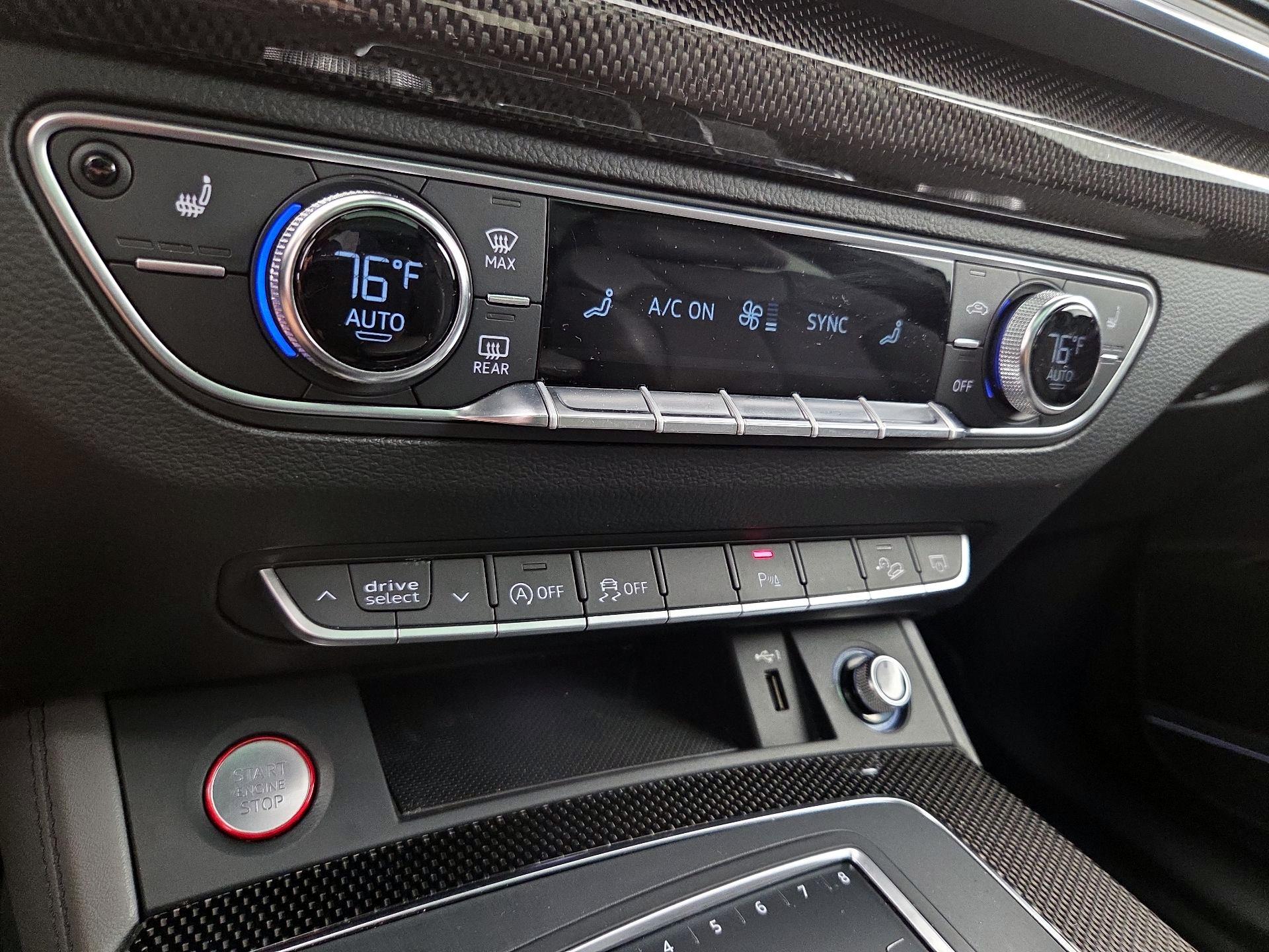 Thumbnail: 2019 Audi SQ5 - 17