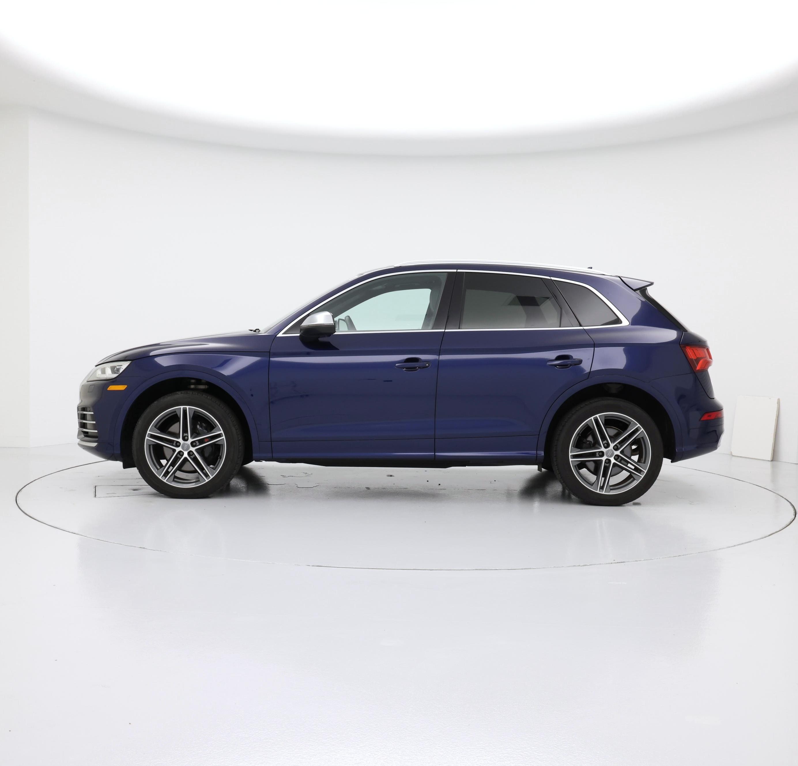 Thumbnail: 2019 Audi SQ5 - 3