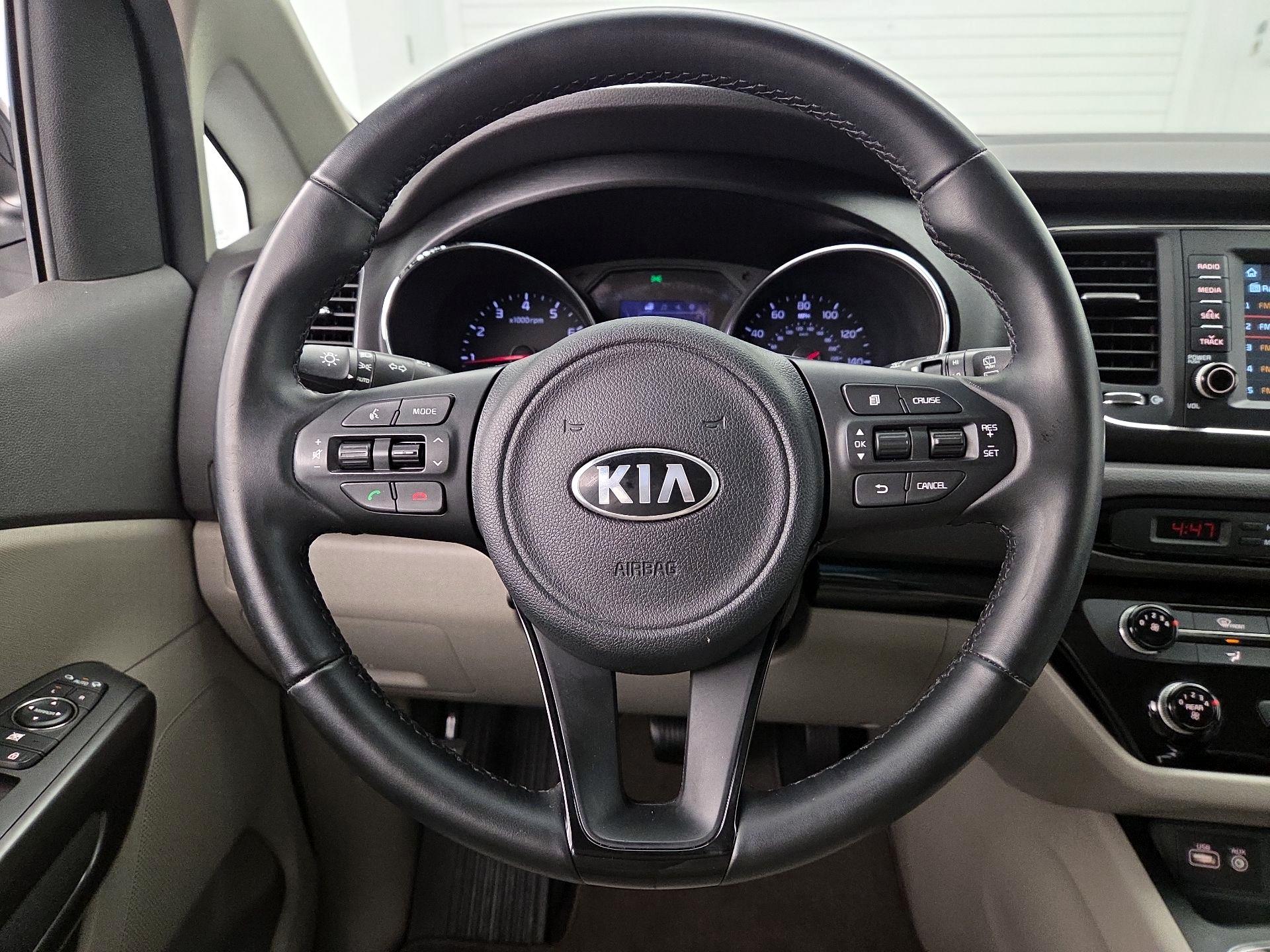 Thumbnail: 2017 Kia Sedona - 10