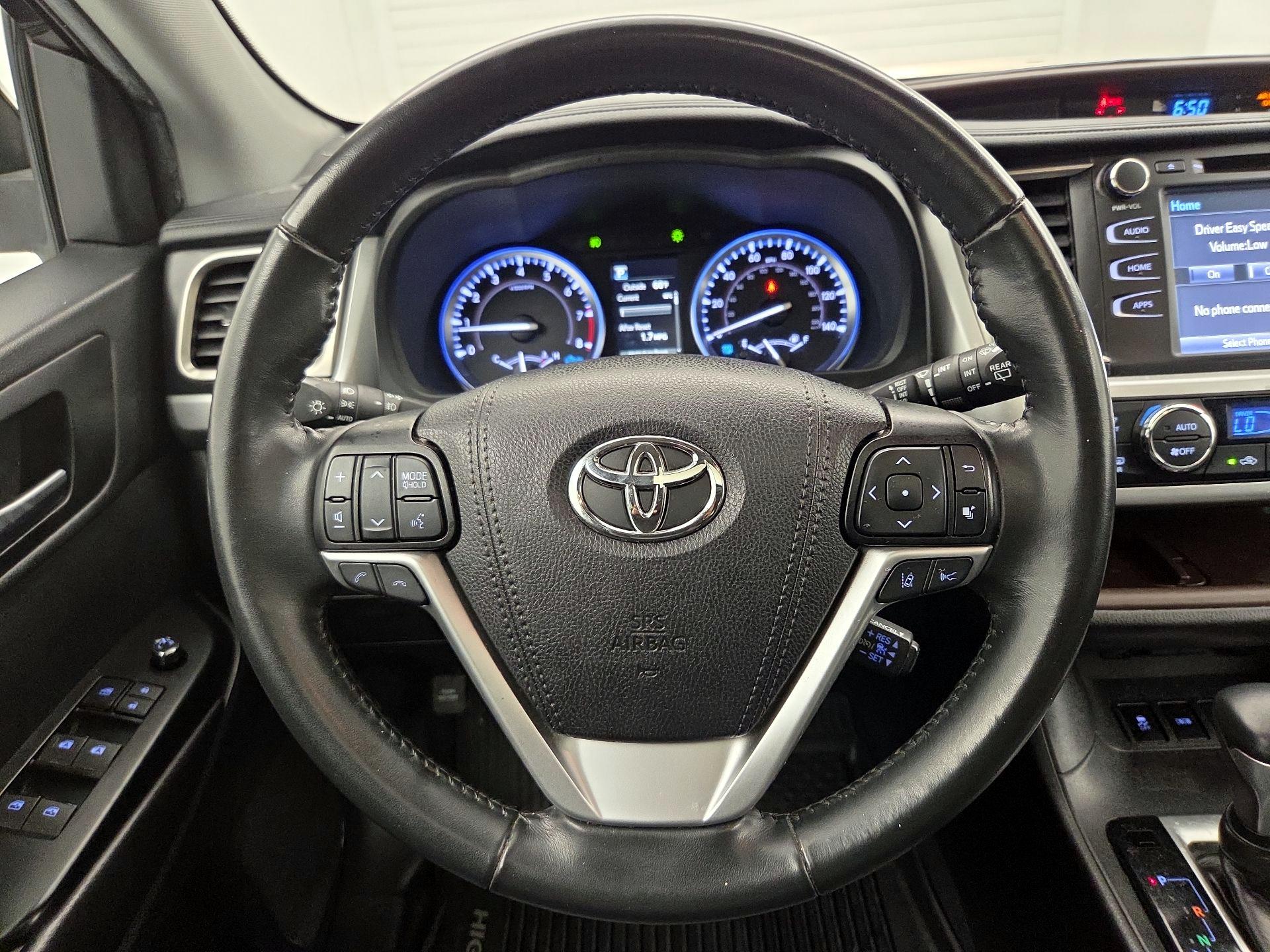 Thumbnail: 2019 Toyota Highlander - 10