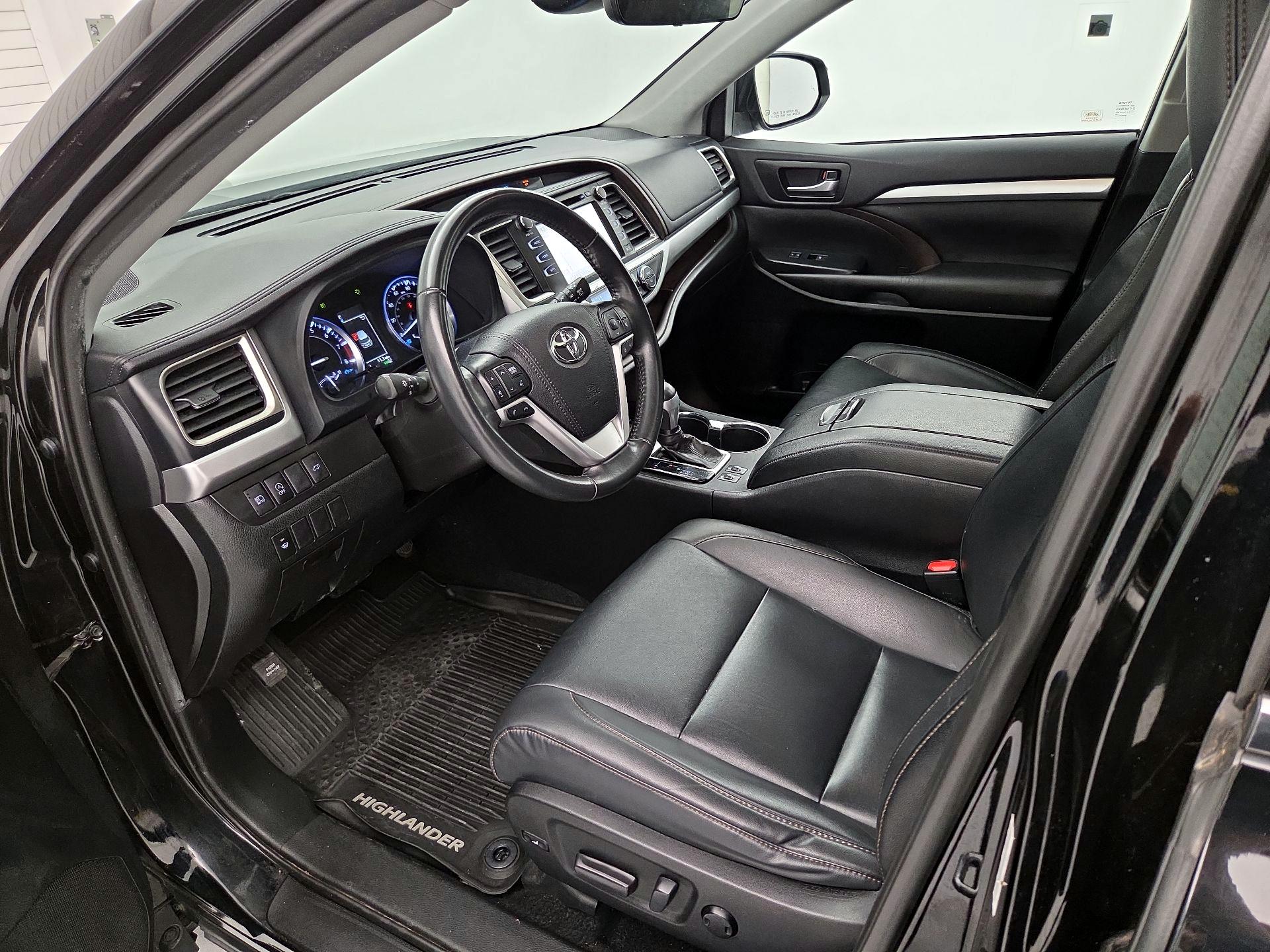 Thumbnail: 2019 Toyota Highlander - 11