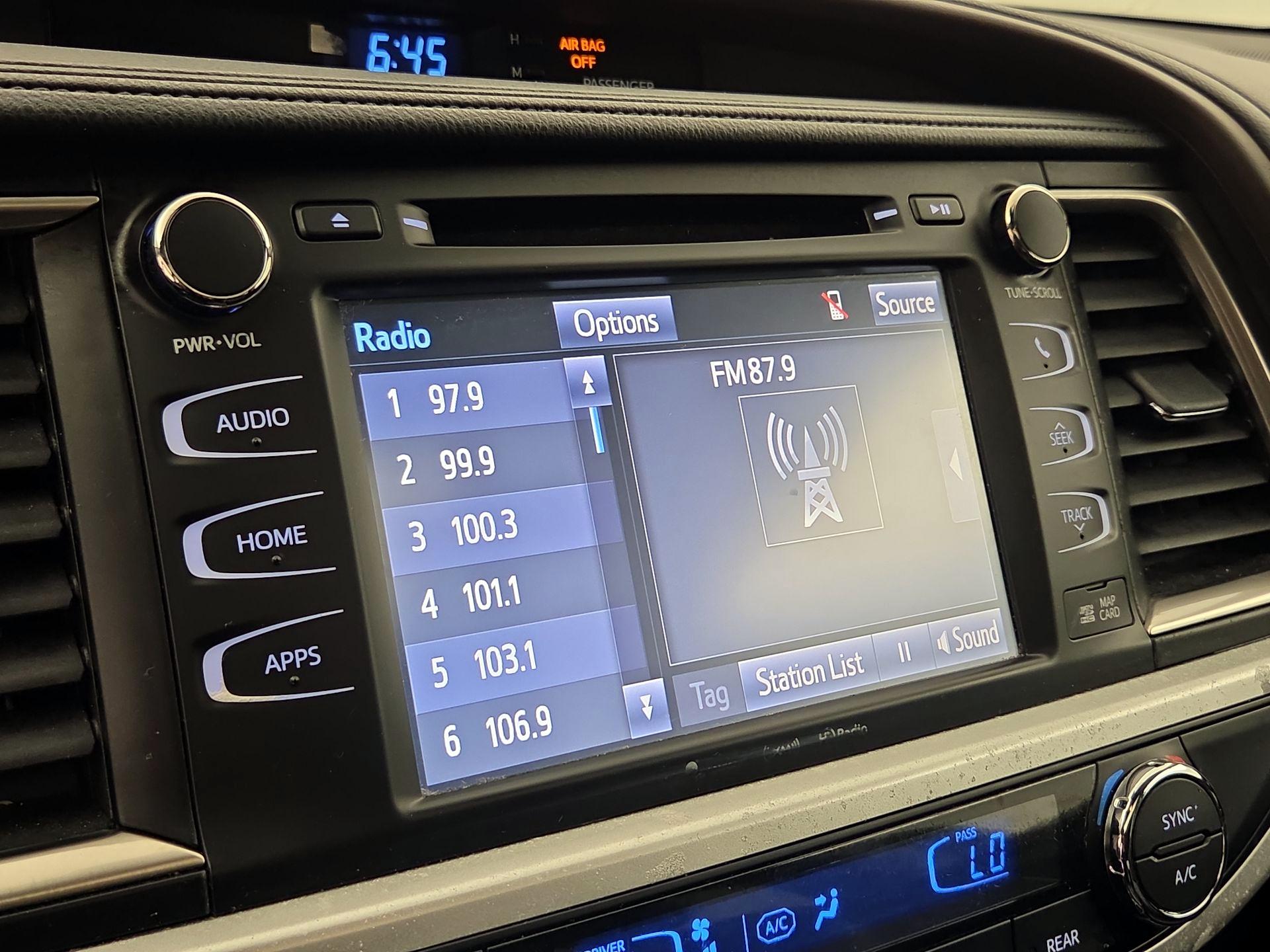 Thumbnail: 2019 Toyota Highlander - 16