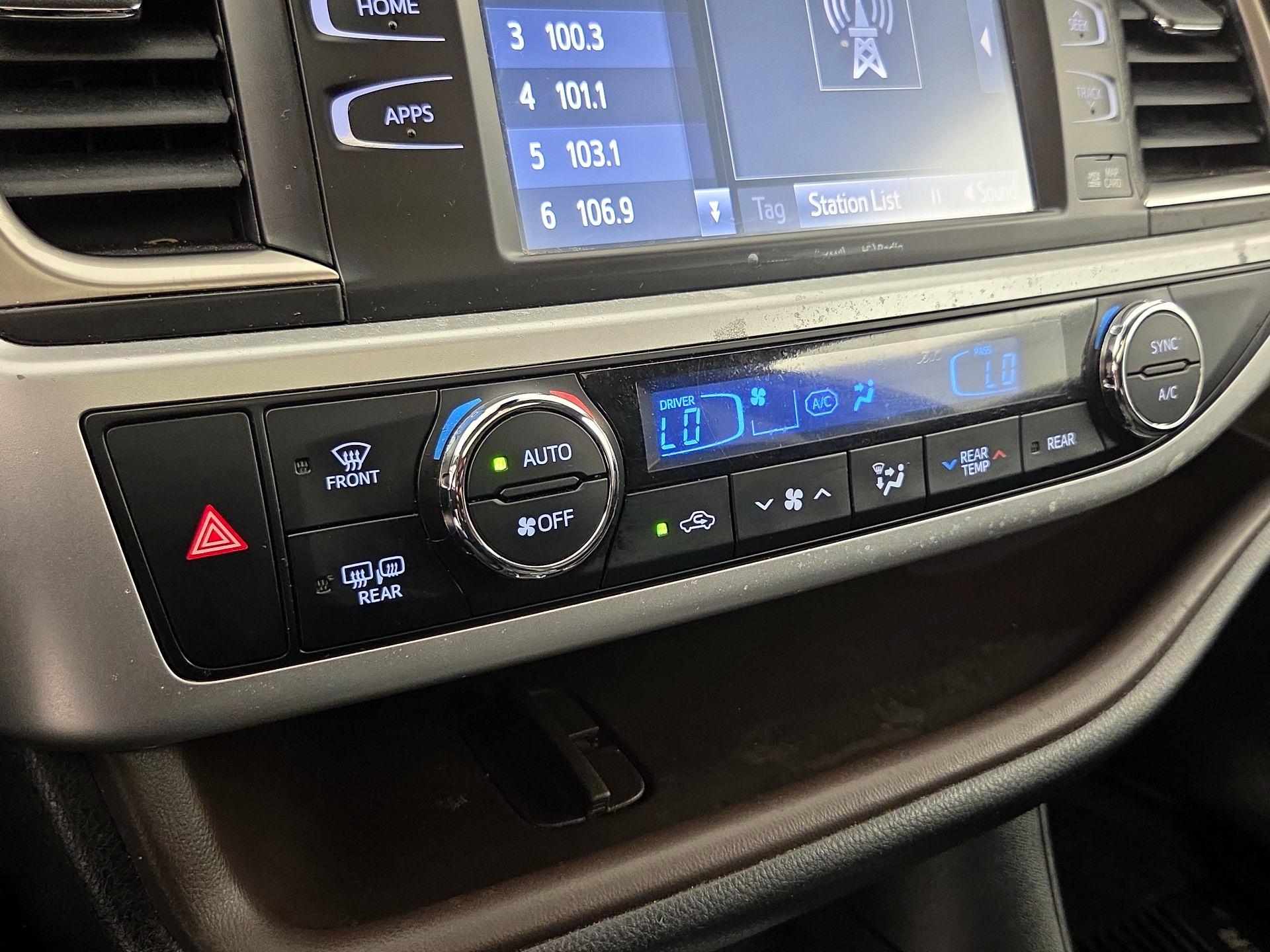 Thumbnail: 2019 Toyota Highlander - 17