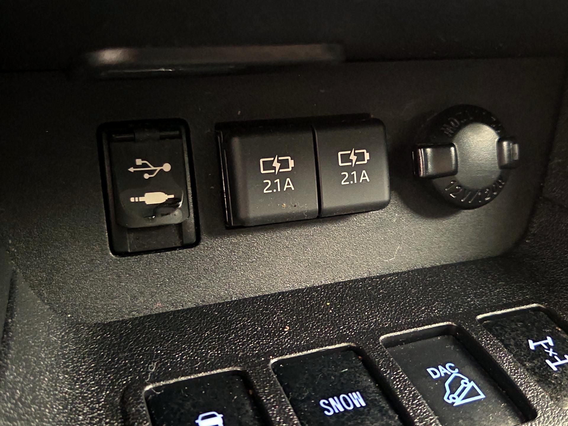 Thumbnail: 2019 Toyota Highlander - 19
