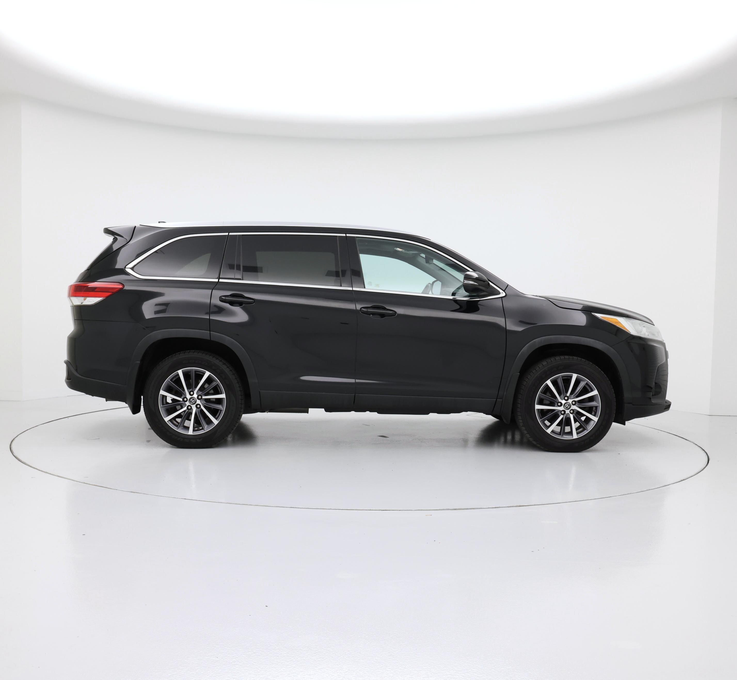 Thumbnail: 2019 Toyota Highlander - 7