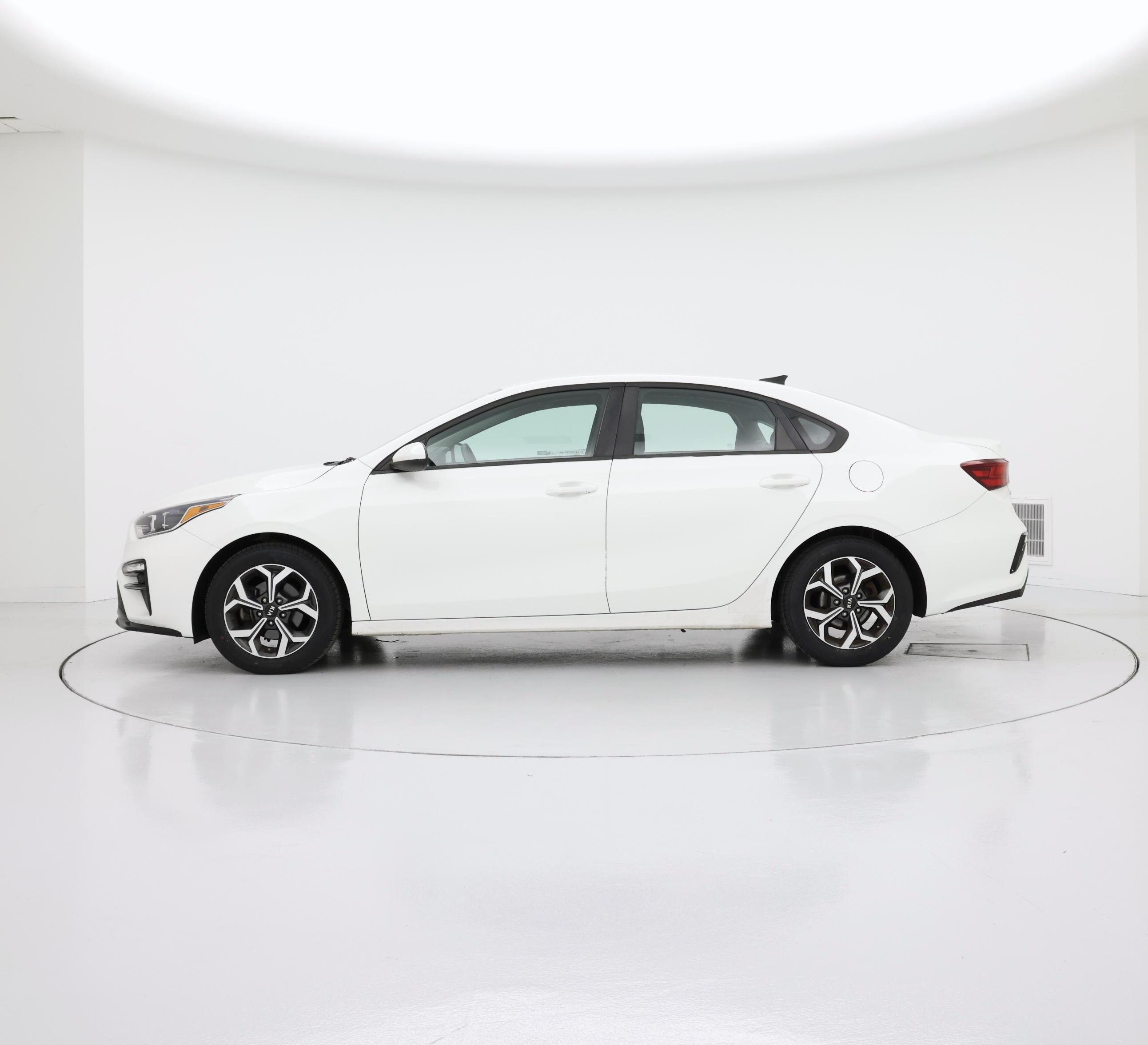 Thumbnail: 2019 Kia Forte - 3