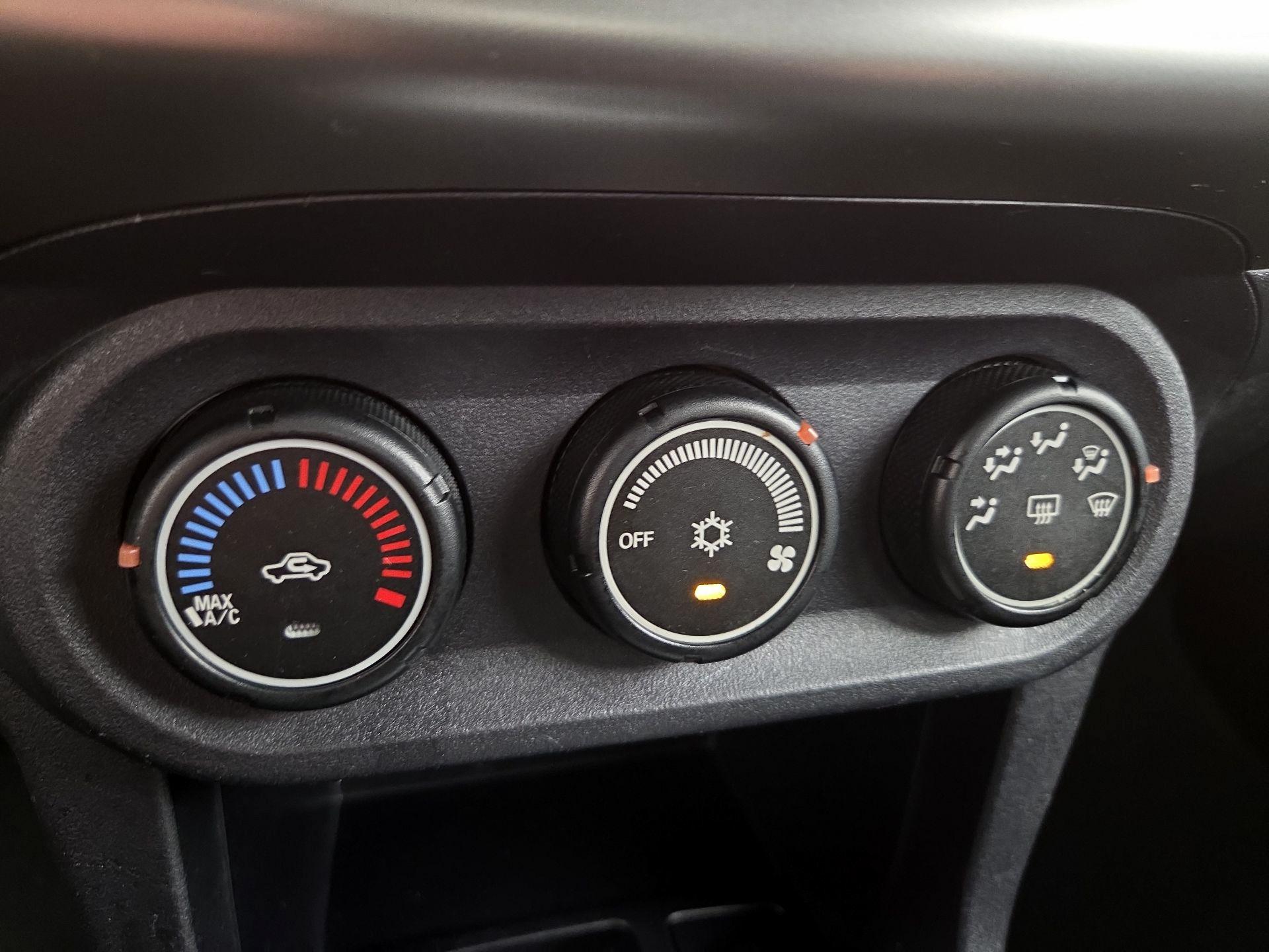 Thumbnail: 2014 Mitsubishi Lancer - 15