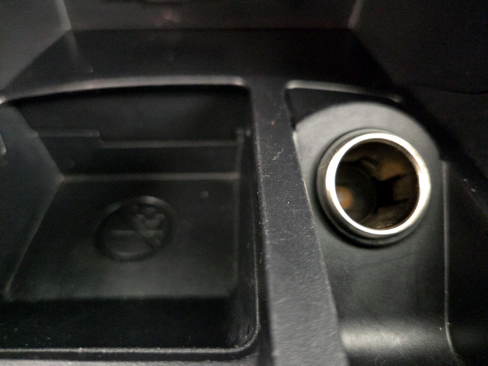 Thumbnail: 2014 Mitsubishi Lancer - 17