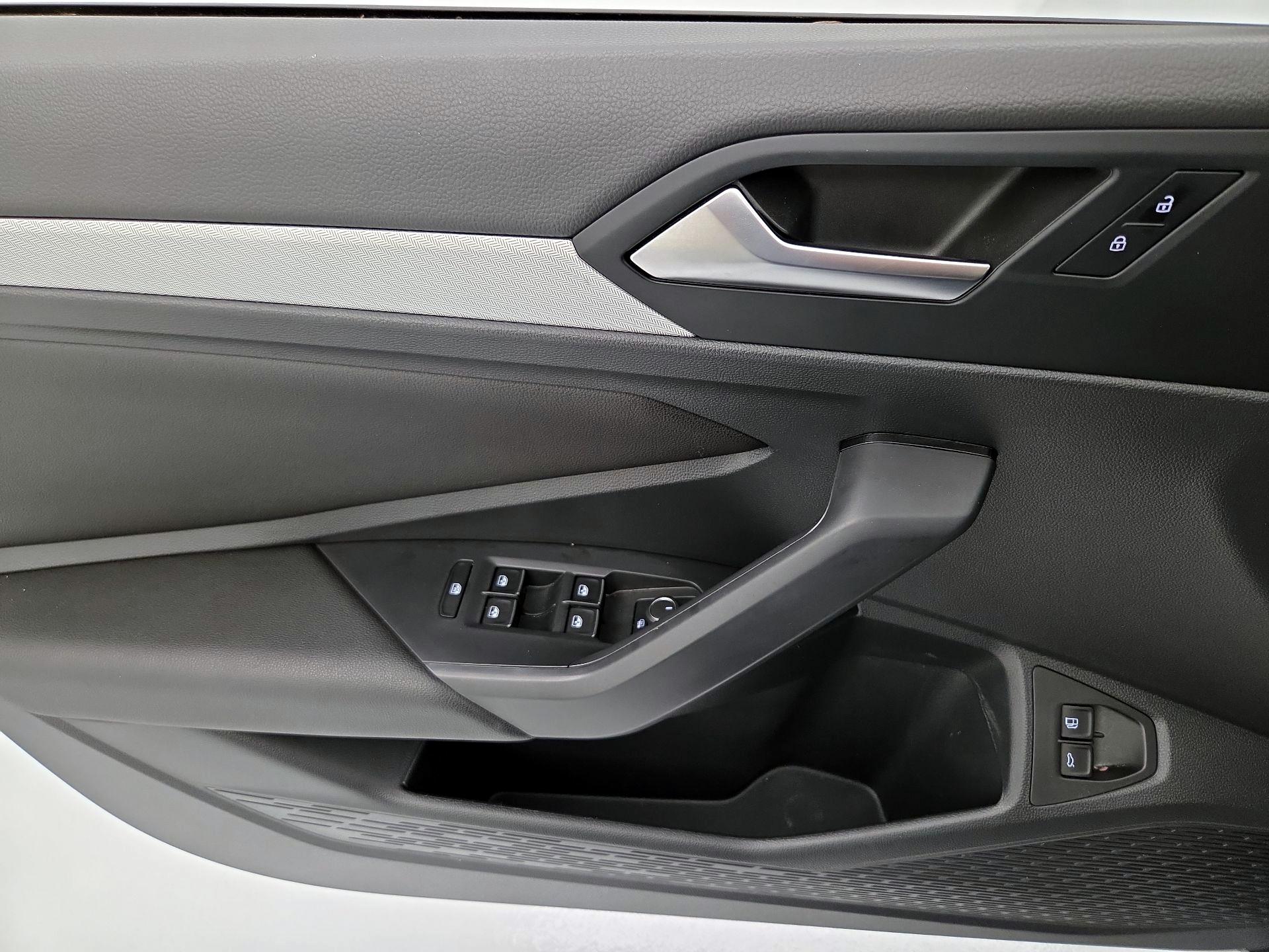 Thumbnail: 2021 Volkswagen Jetta - 12