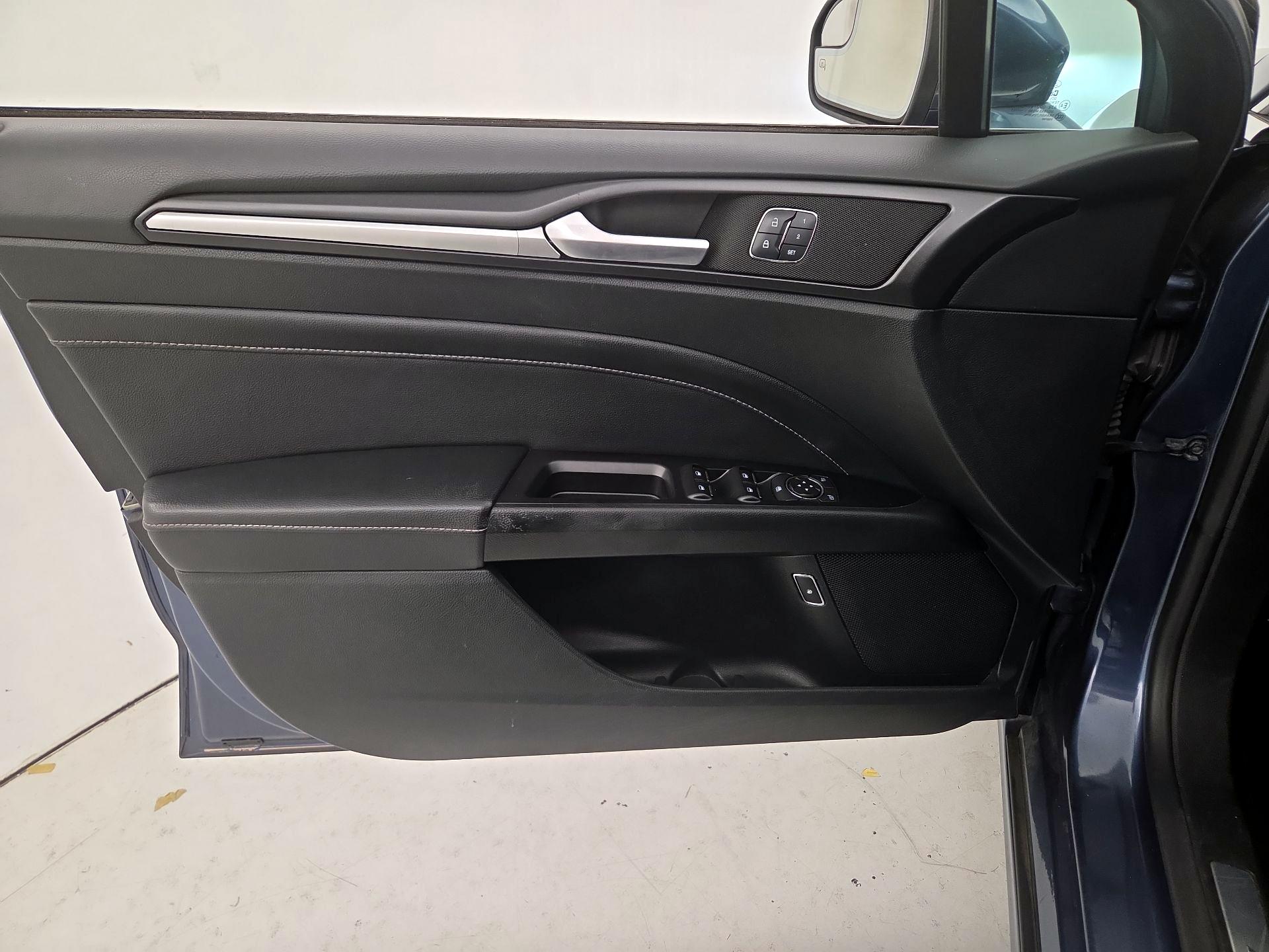 Thumbnail: 2018 Ford Fusion - 12