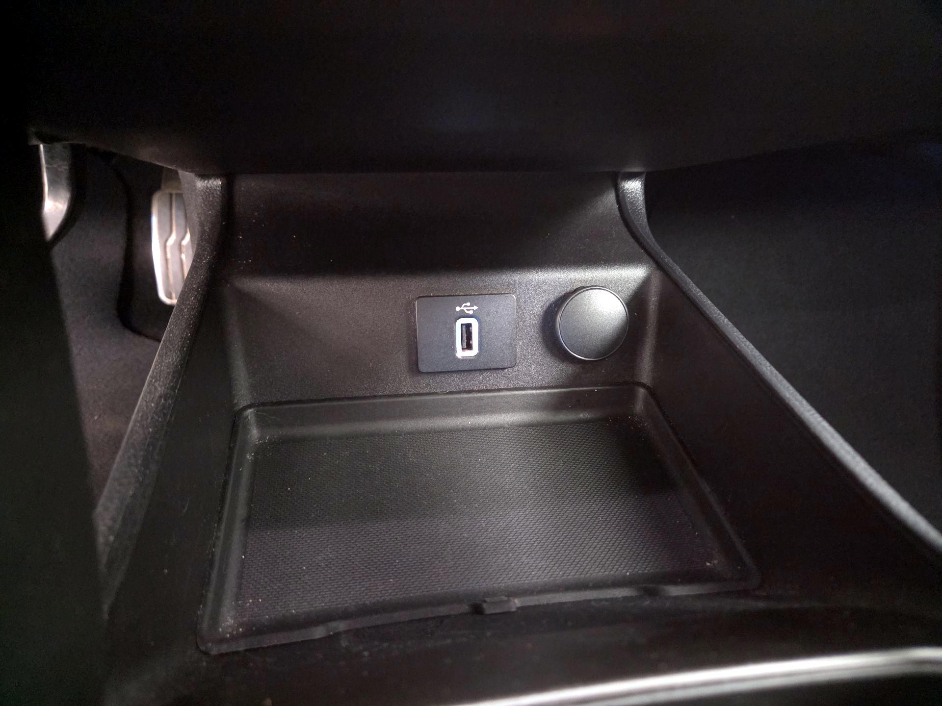 Thumbnail: 2018 Ford Fusion - 18