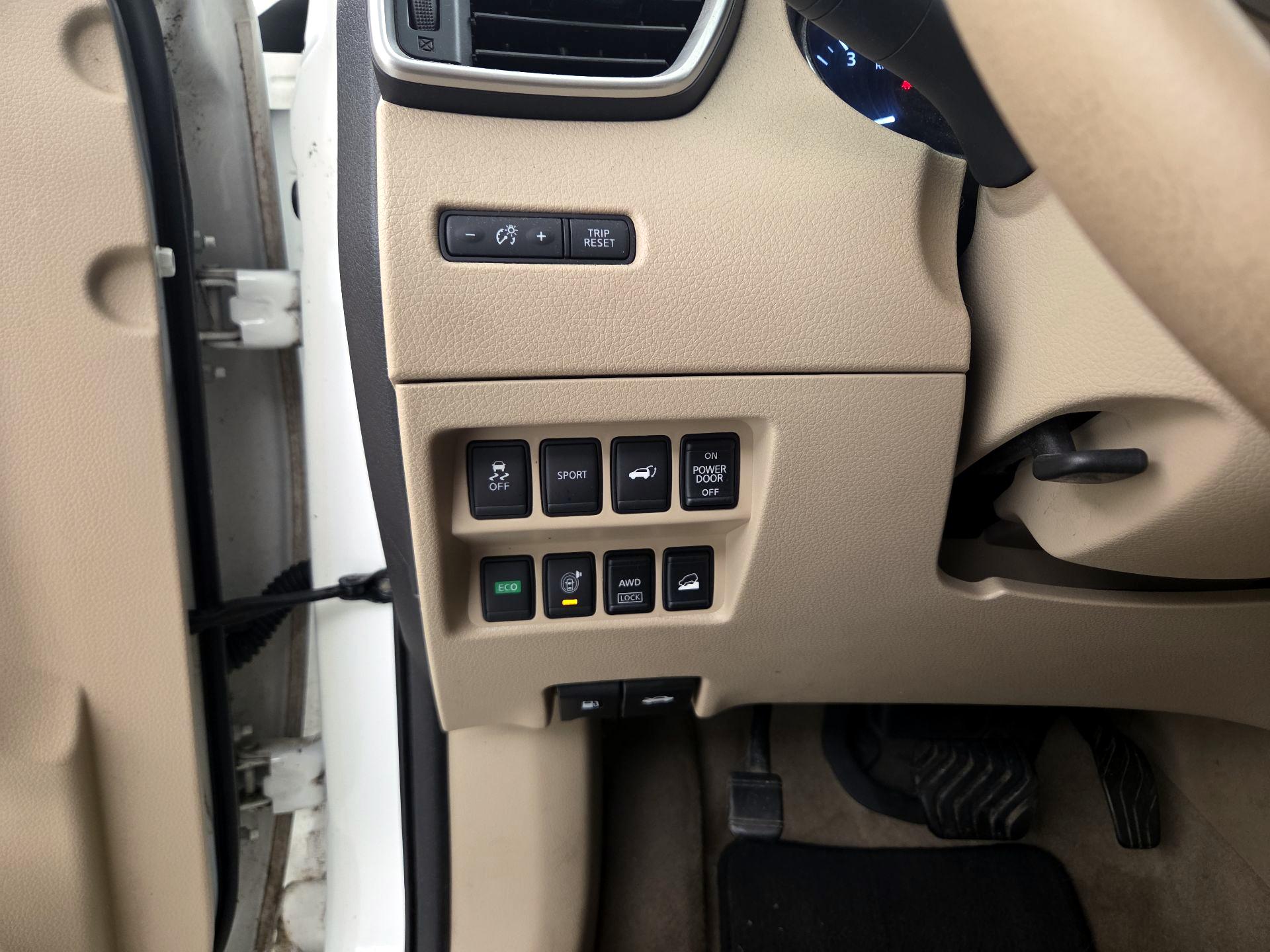 Thumbnail: 2015 Nissan Rogue - 13