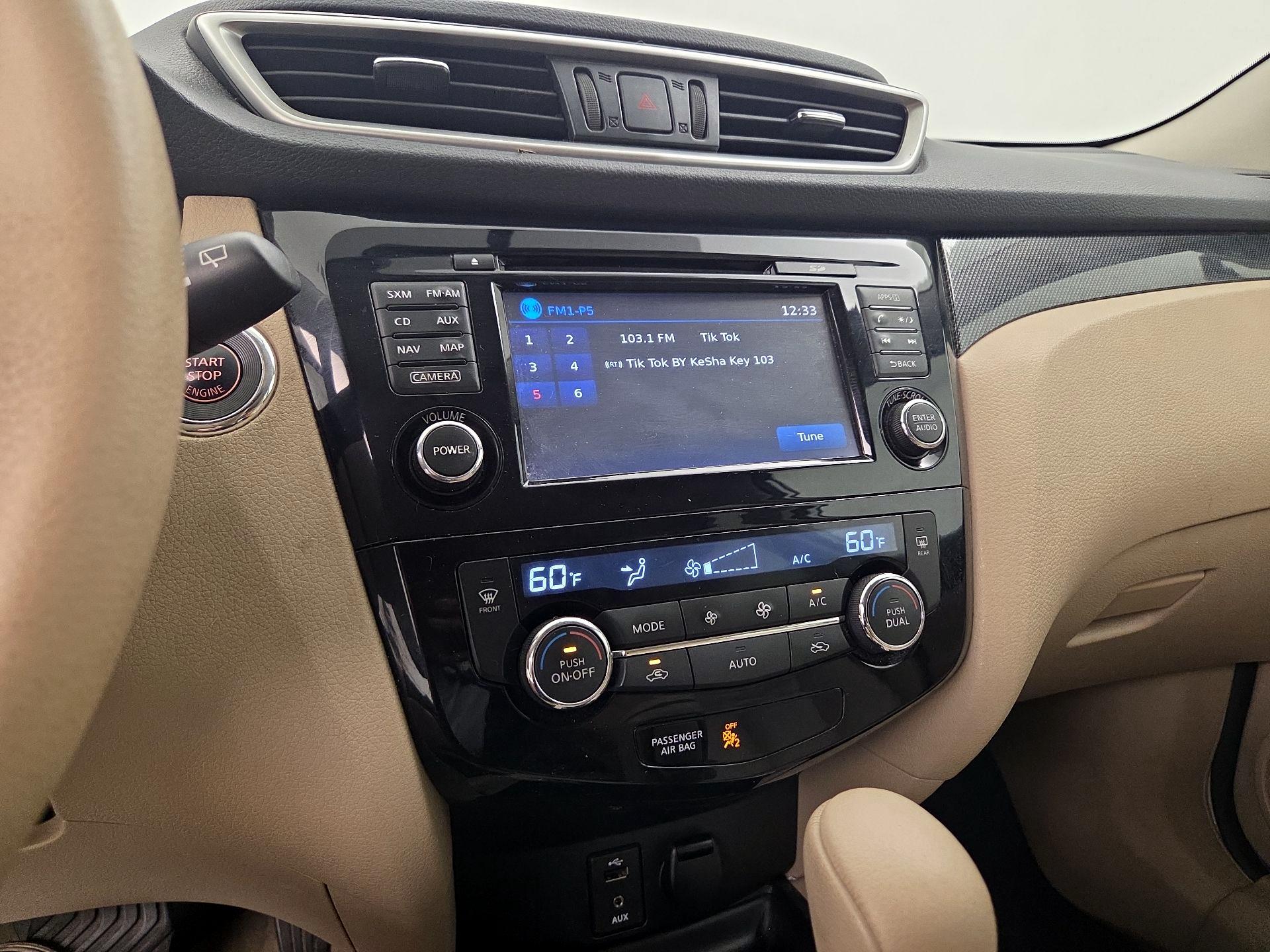 Thumbnail: 2015 Nissan Rogue - 16