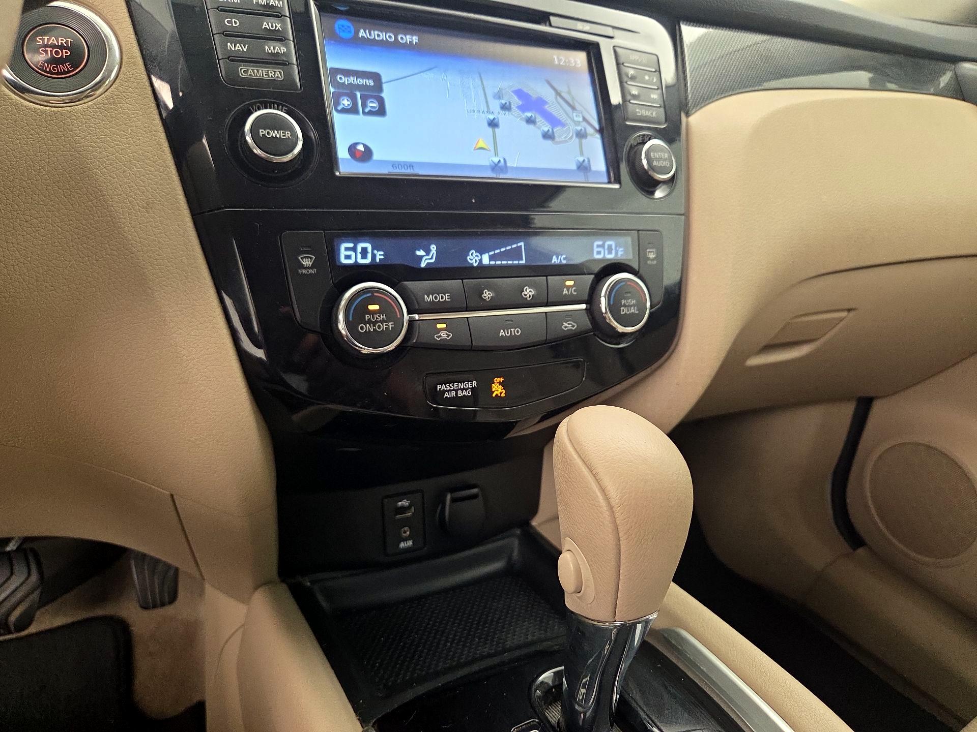 Thumbnail: 2015 Nissan Rogue - 17