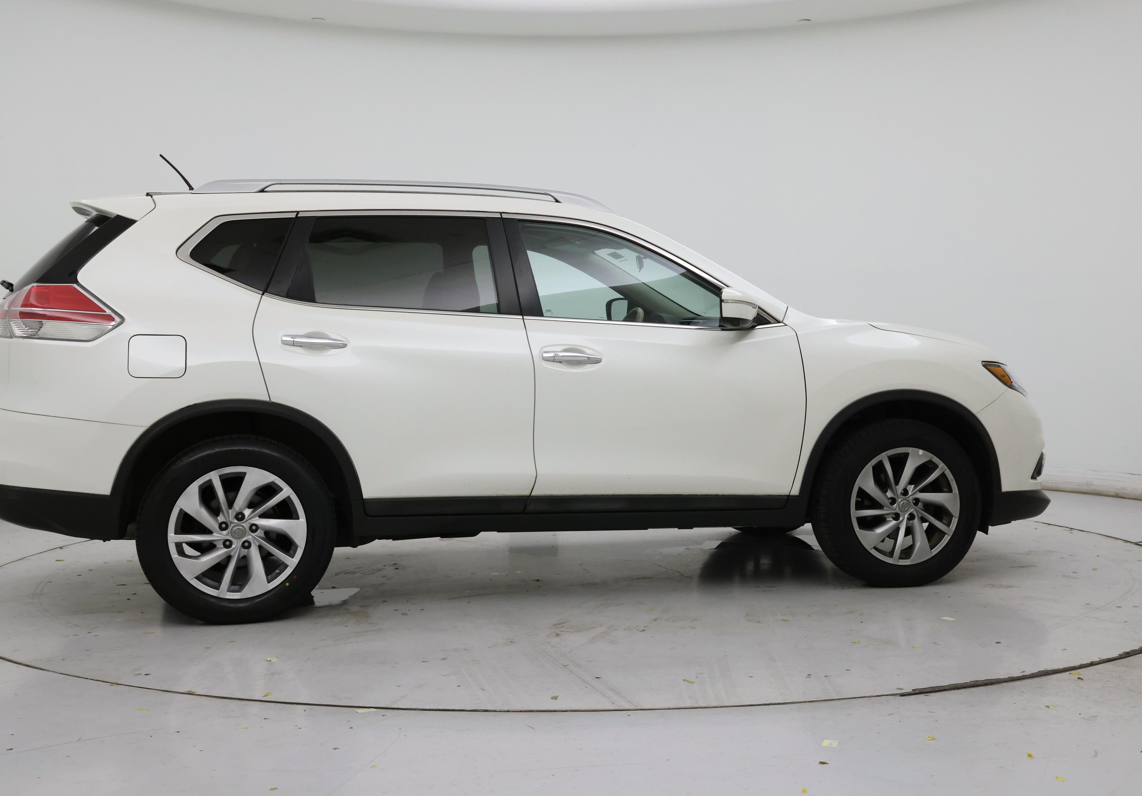 Thumbnail: 2015 Nissan Rogue - 2