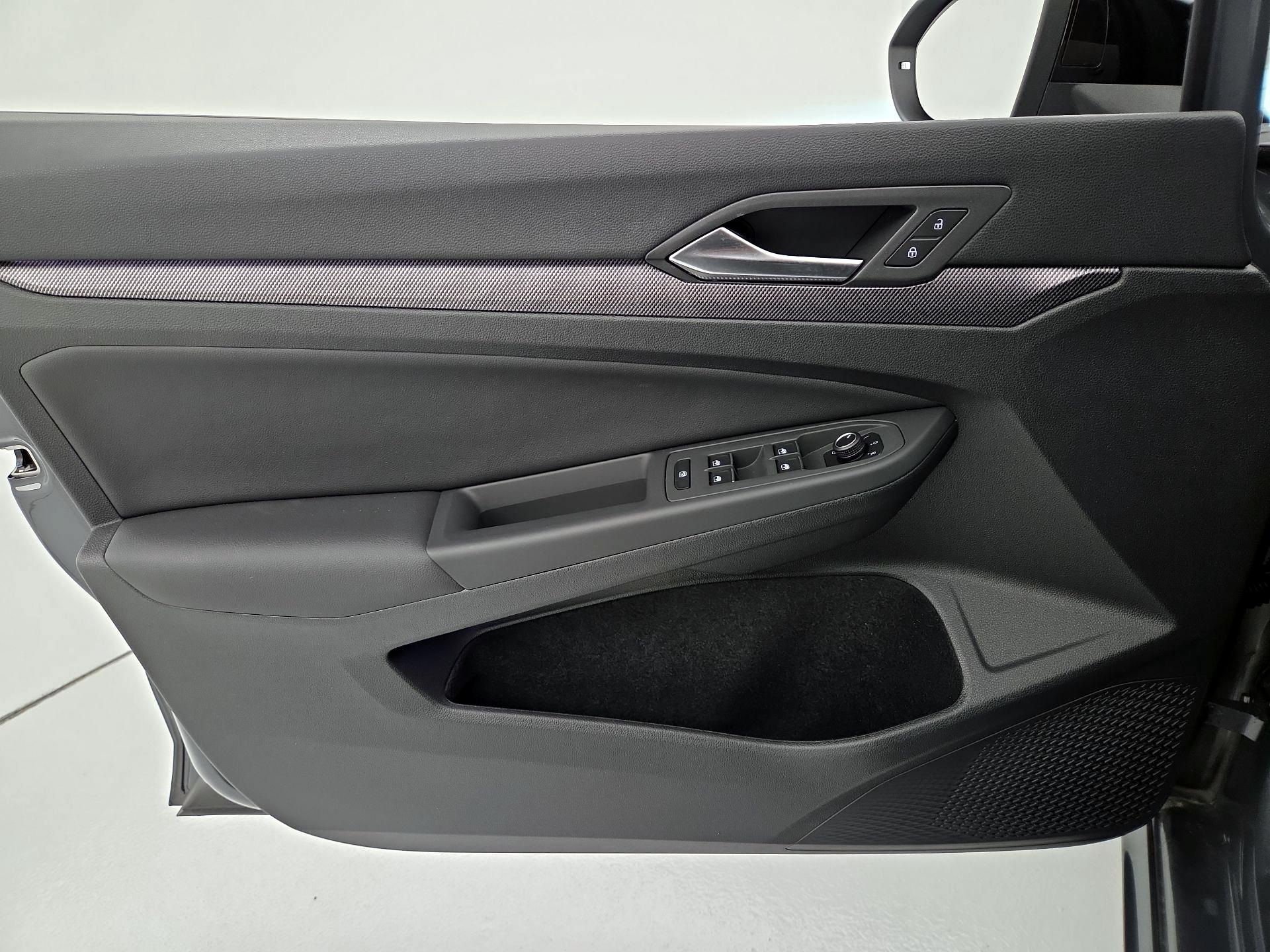 Thumbnail: 2026 Volkswagen Golf - 12