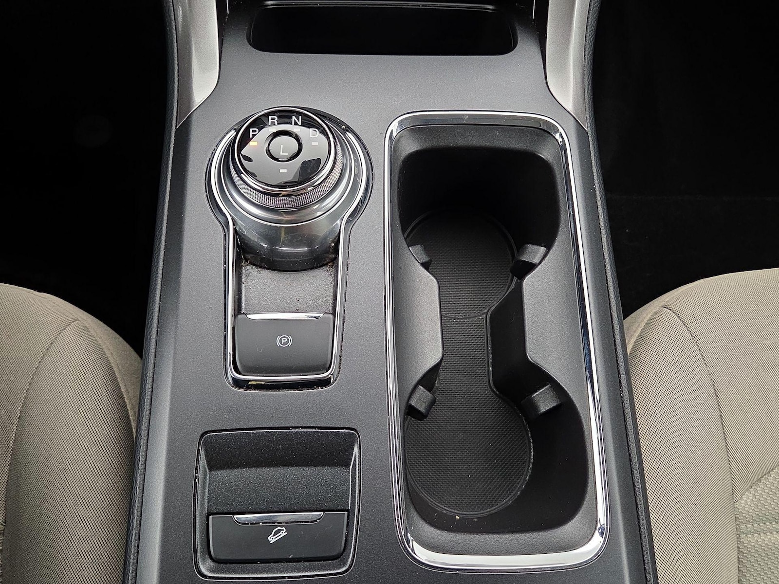 2020 Ford Fusion S - Photo 18