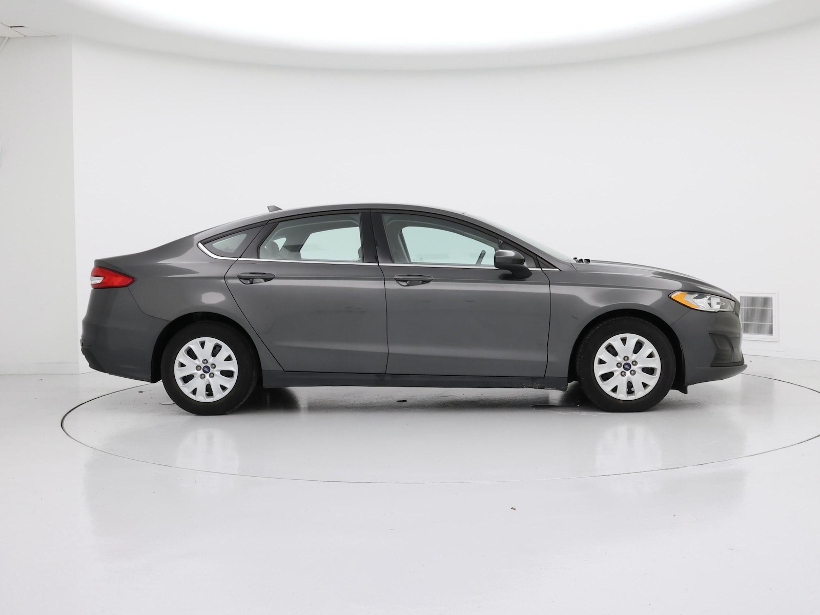 2020 Ford Fusion S - Photo 8