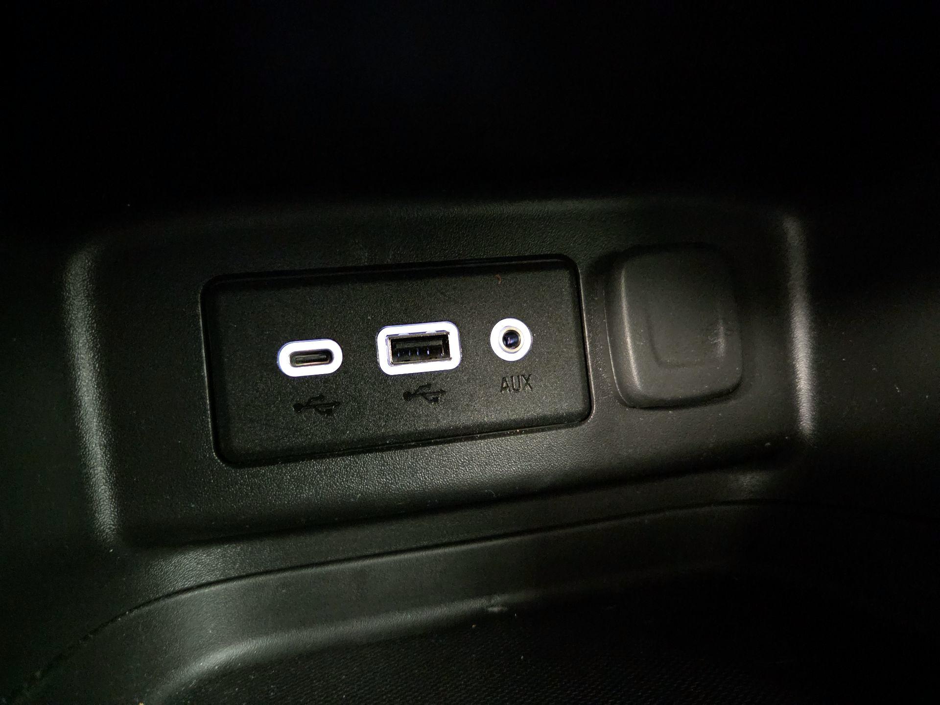 Thumbnail: 2020 Chevrolet Equinox - 18