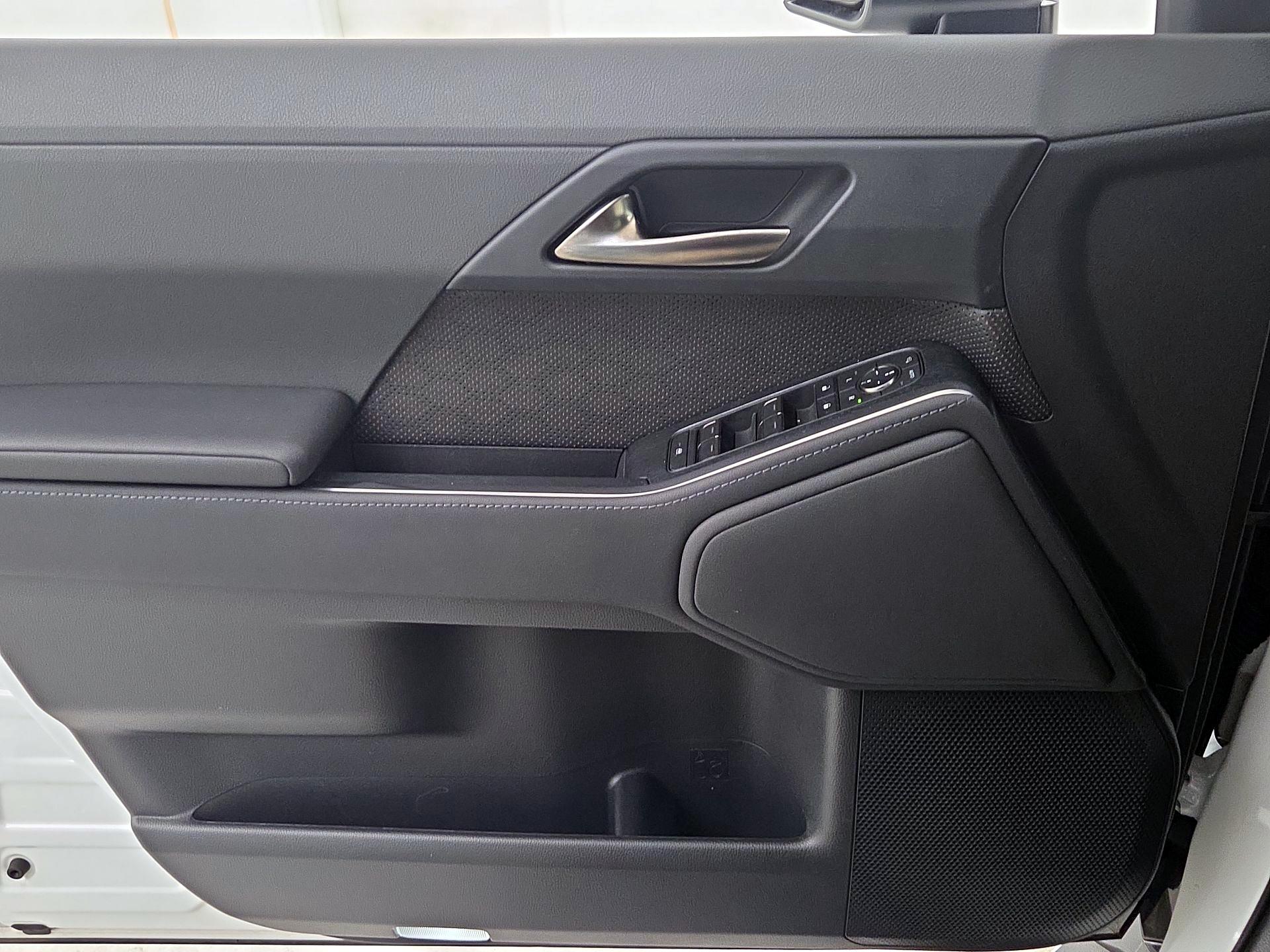 Thumbnail: 2025 Lexus GX - 12