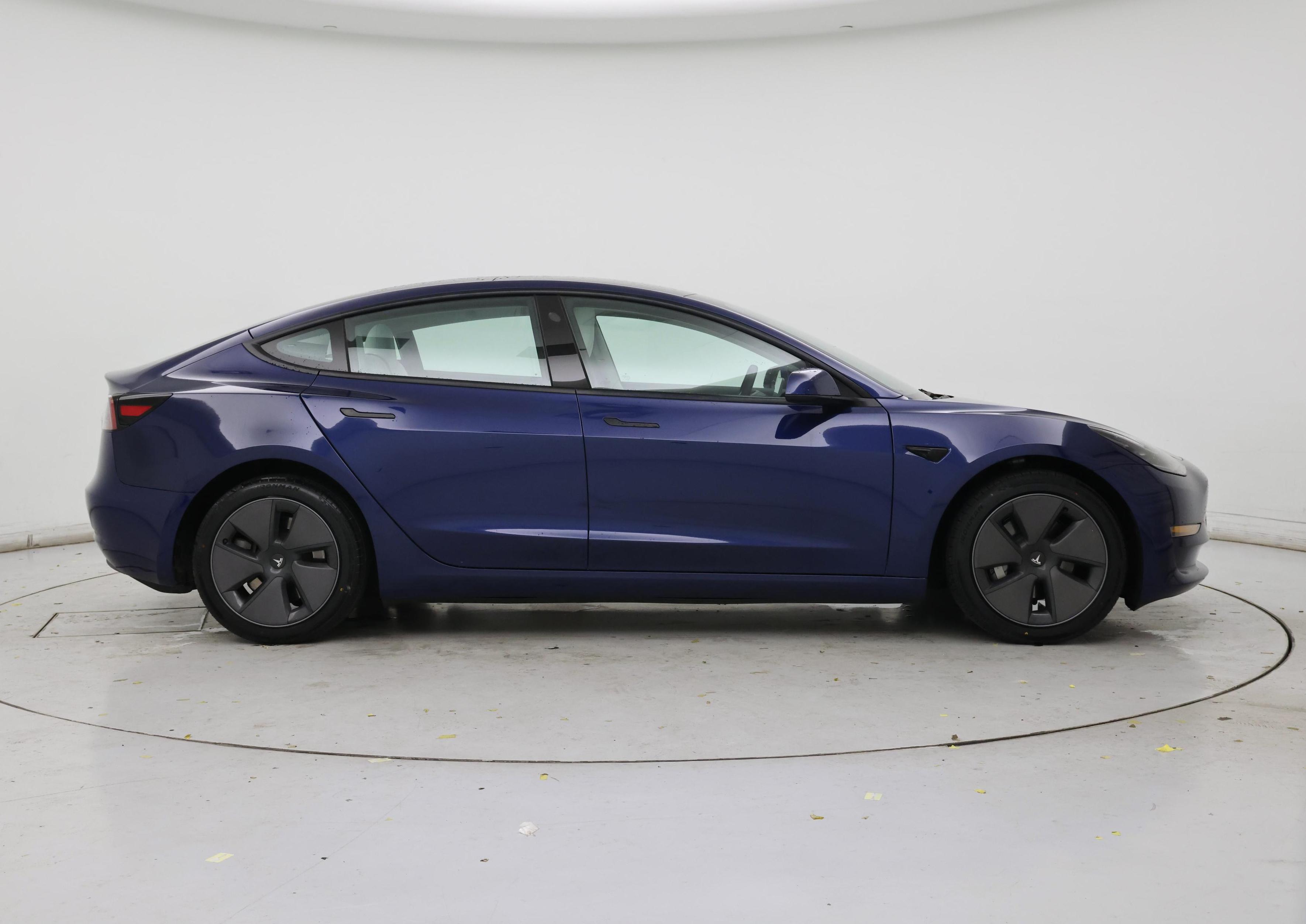 Thumbnail: 2023 Tesla Model 3 - 7