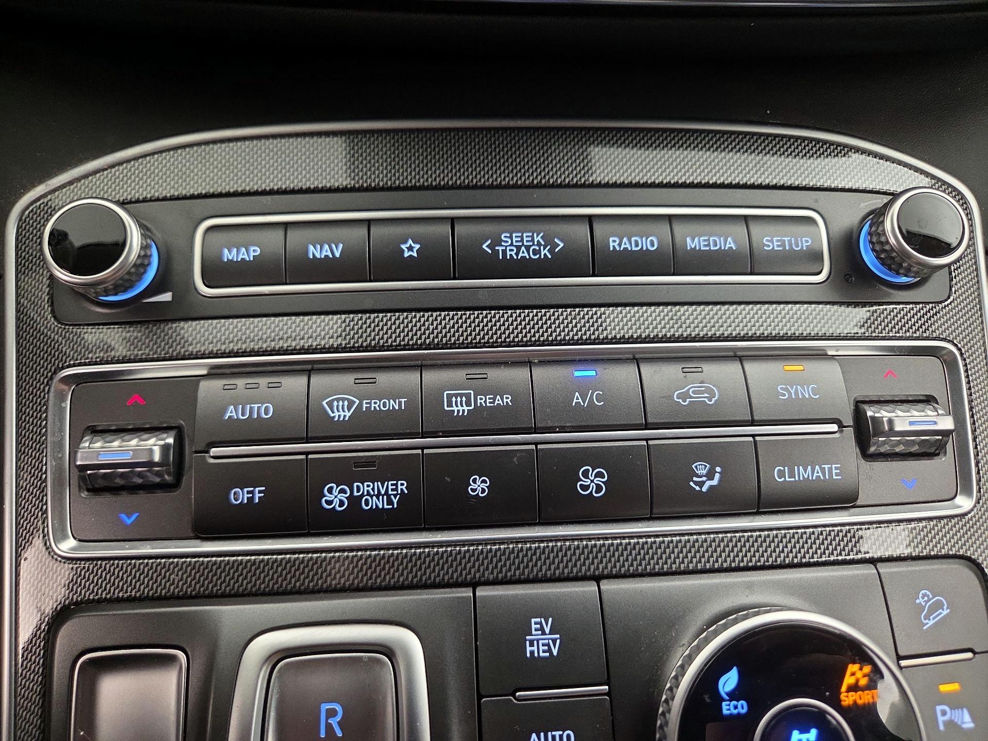 Thumbnail: 2022 Hyundai Santa Fe - 15