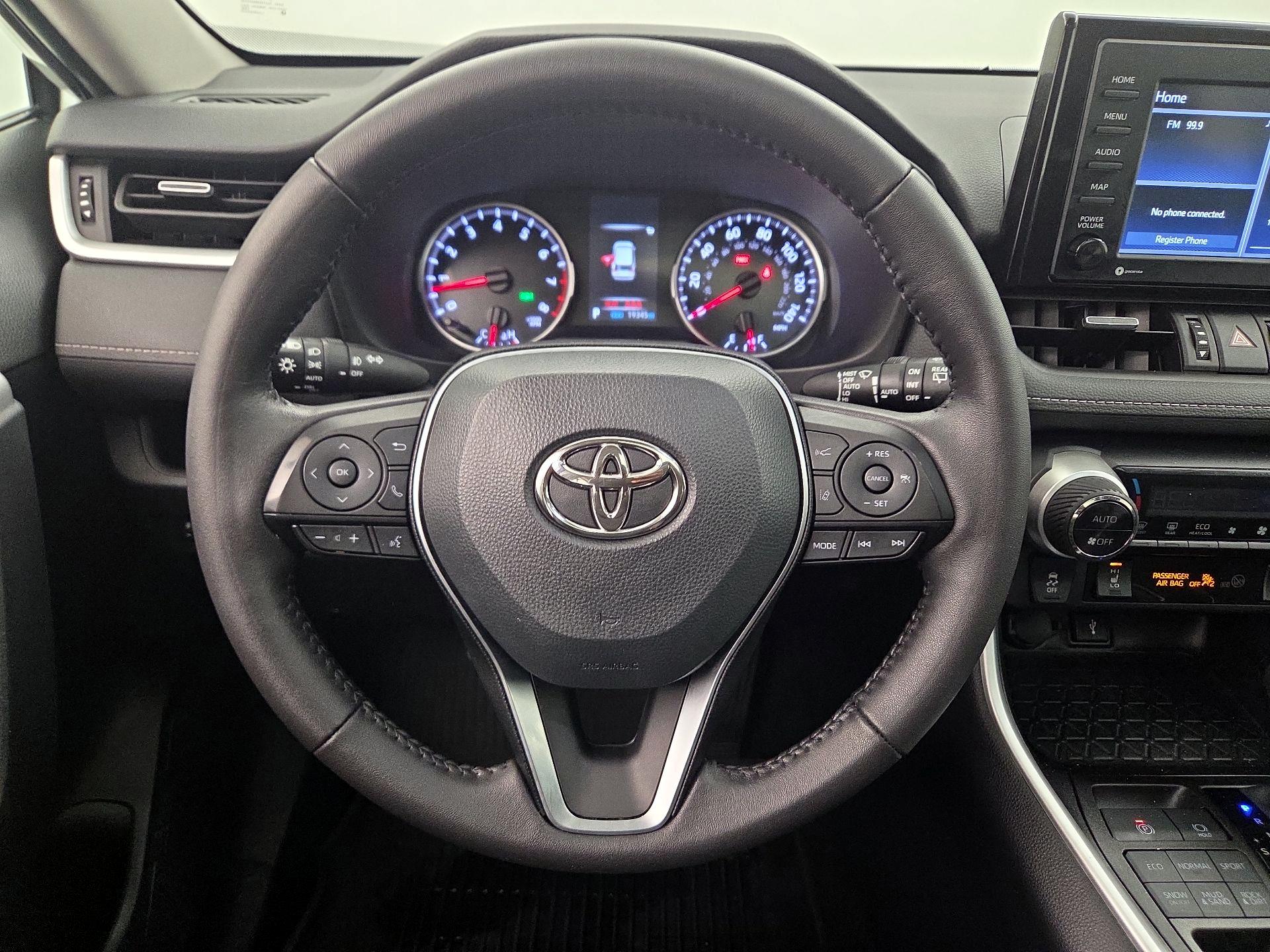 Thumbnail: 2022 Toyota RAV4 - 10