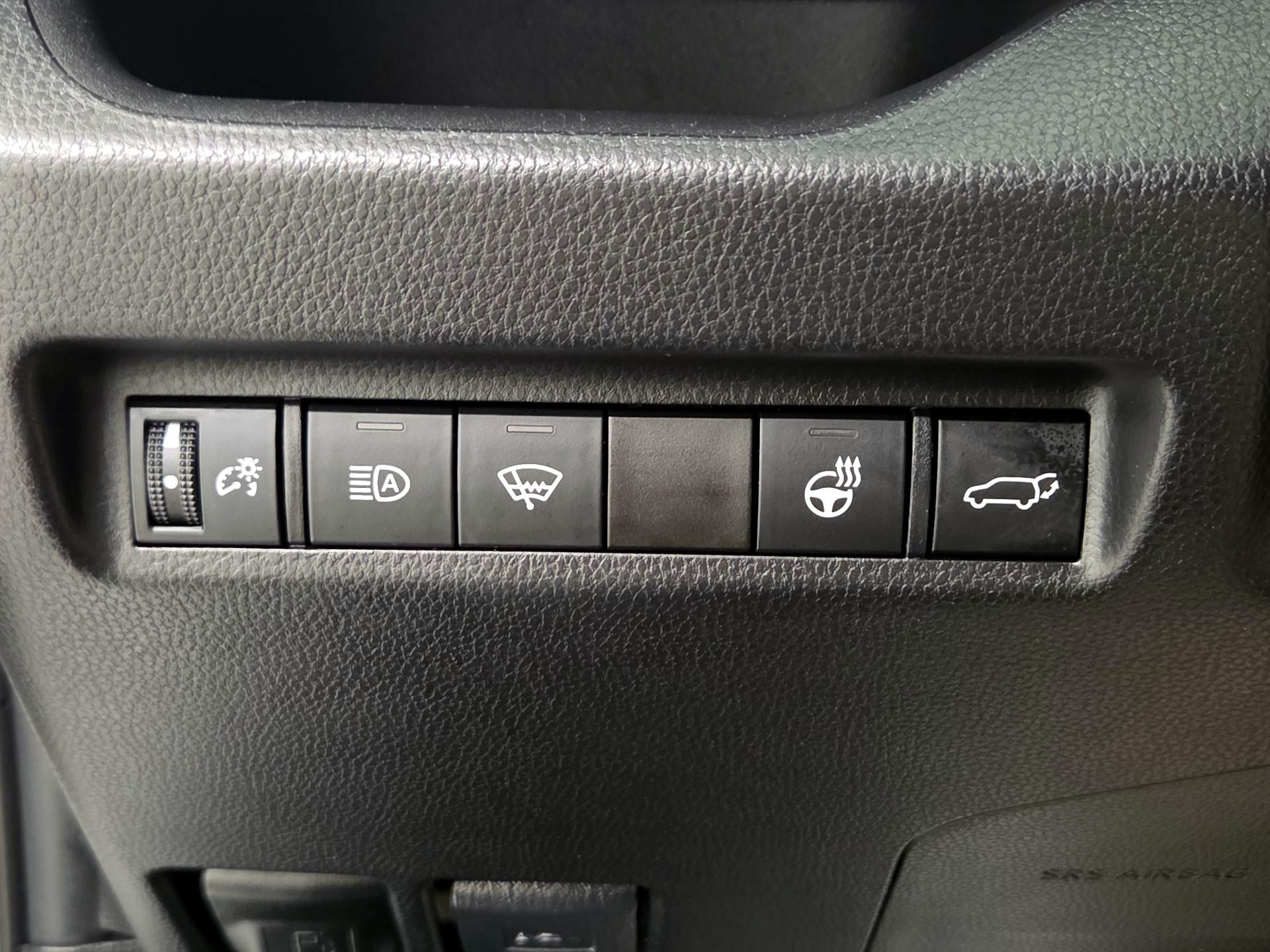 Thumbnail: 2022 Toyota RAV4 - 13