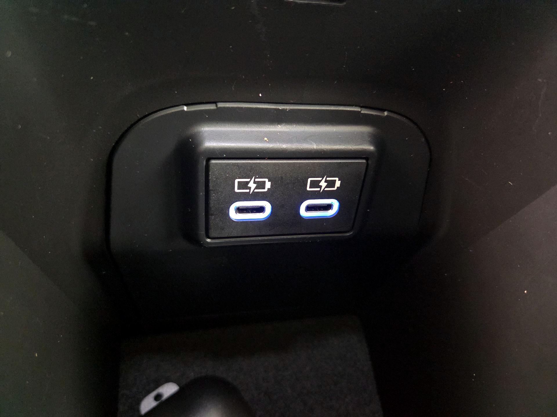 Thumbnail: 2022 Toyota RAV4 - 18