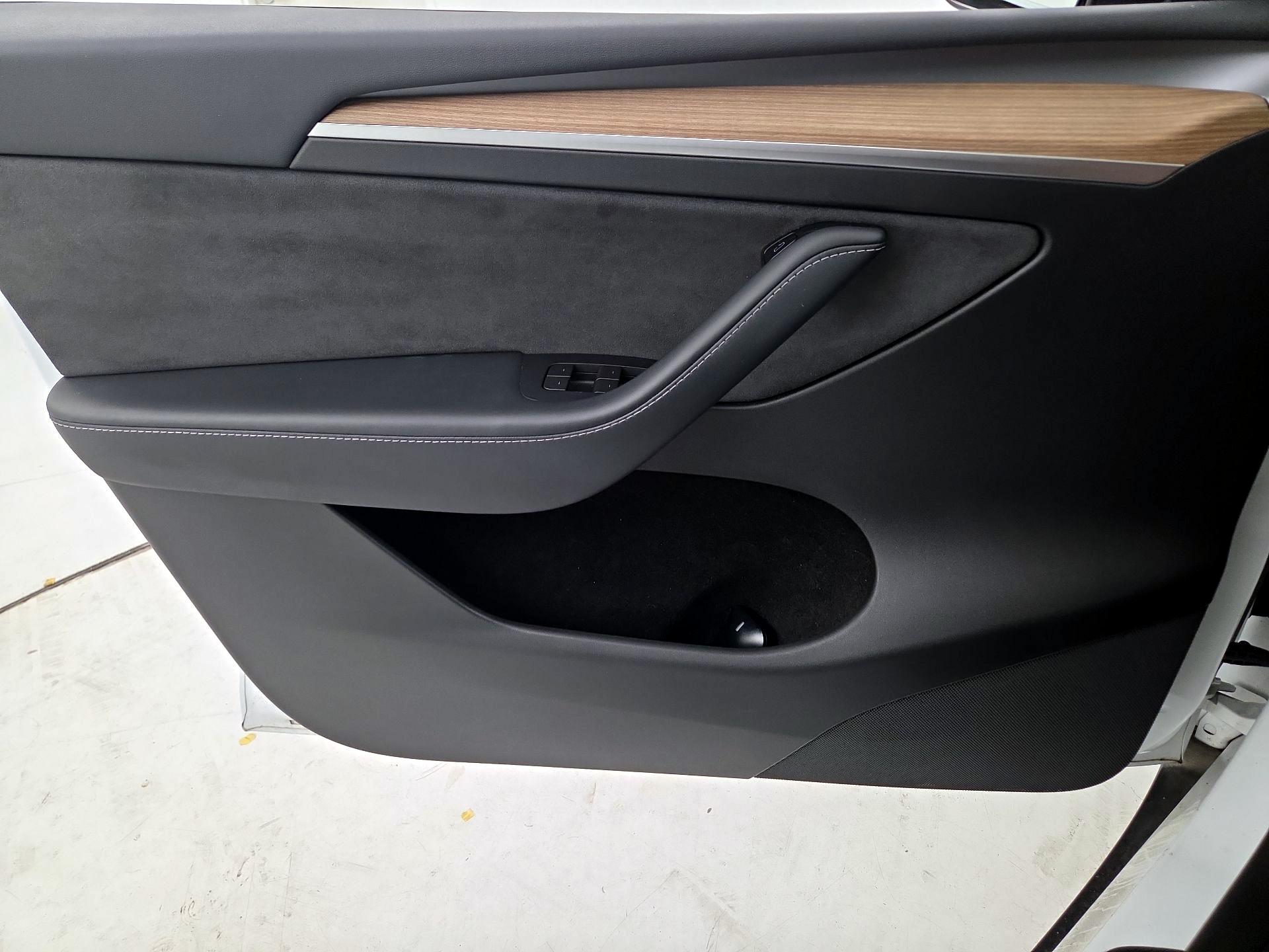 Thumbnail: 2022 Tesla Model Y - 12