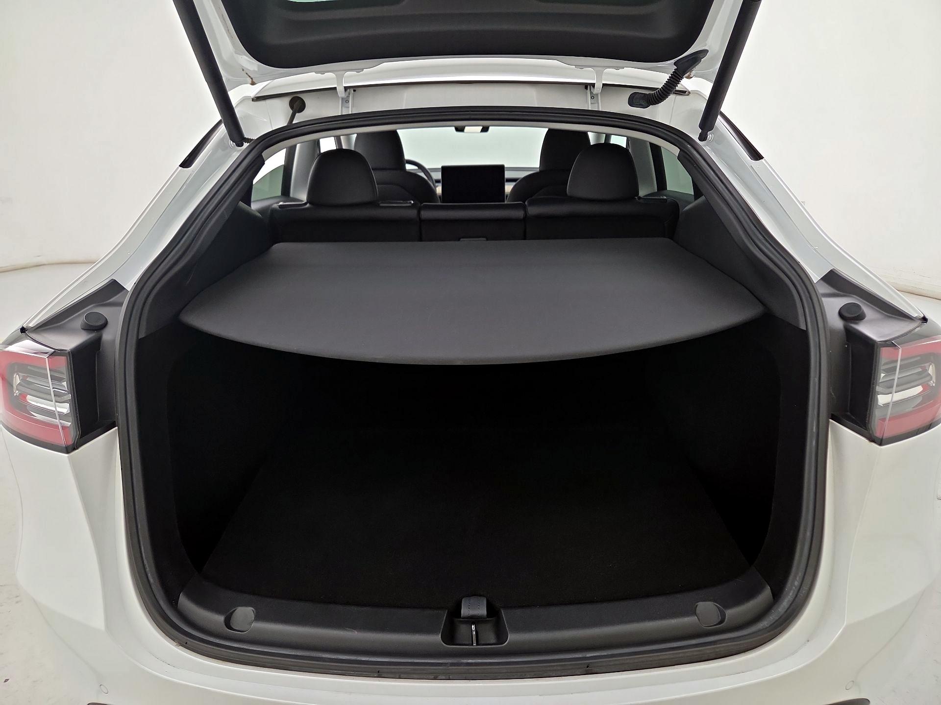 Thumbnail: 2022 Tesla Model Y - 19