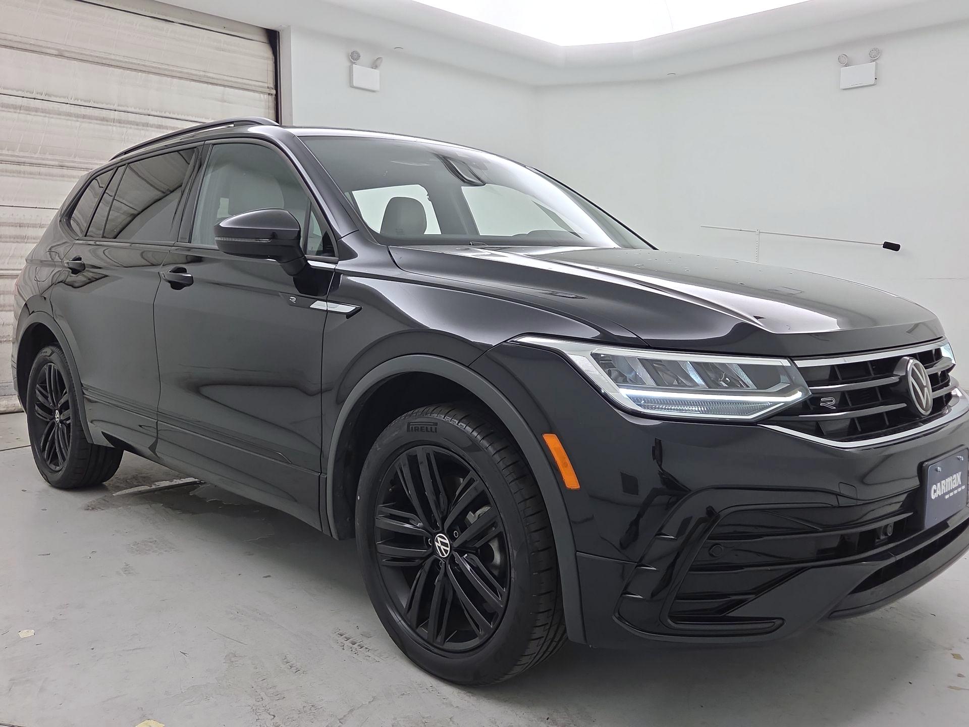 Thumbnail: 2022 Volkswagen Tiguan - 1