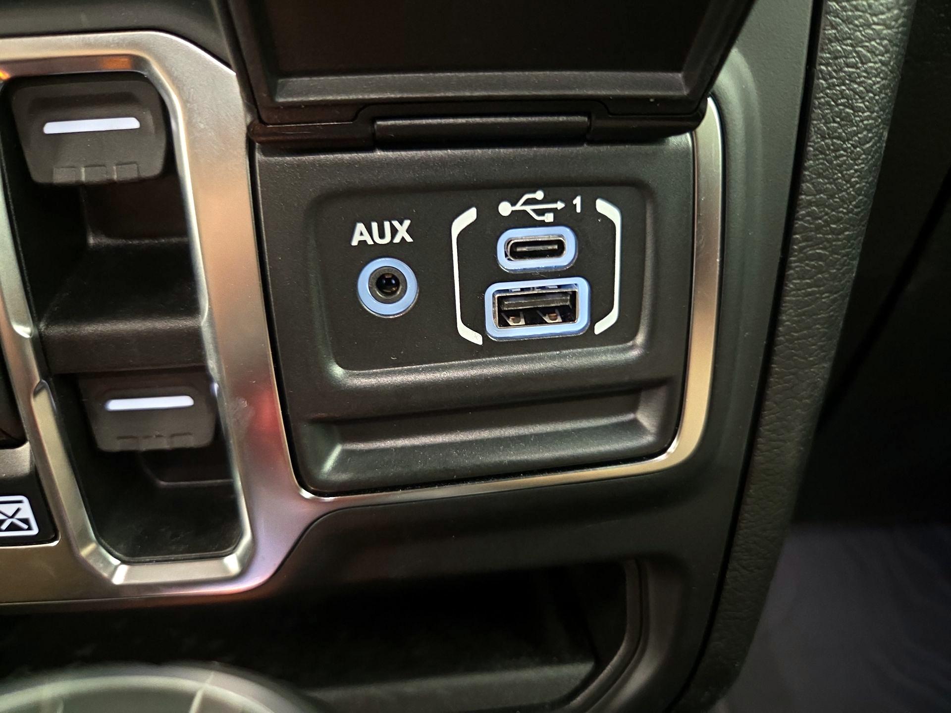 Thumbnail: 2021 Jeep Wrangler - 18