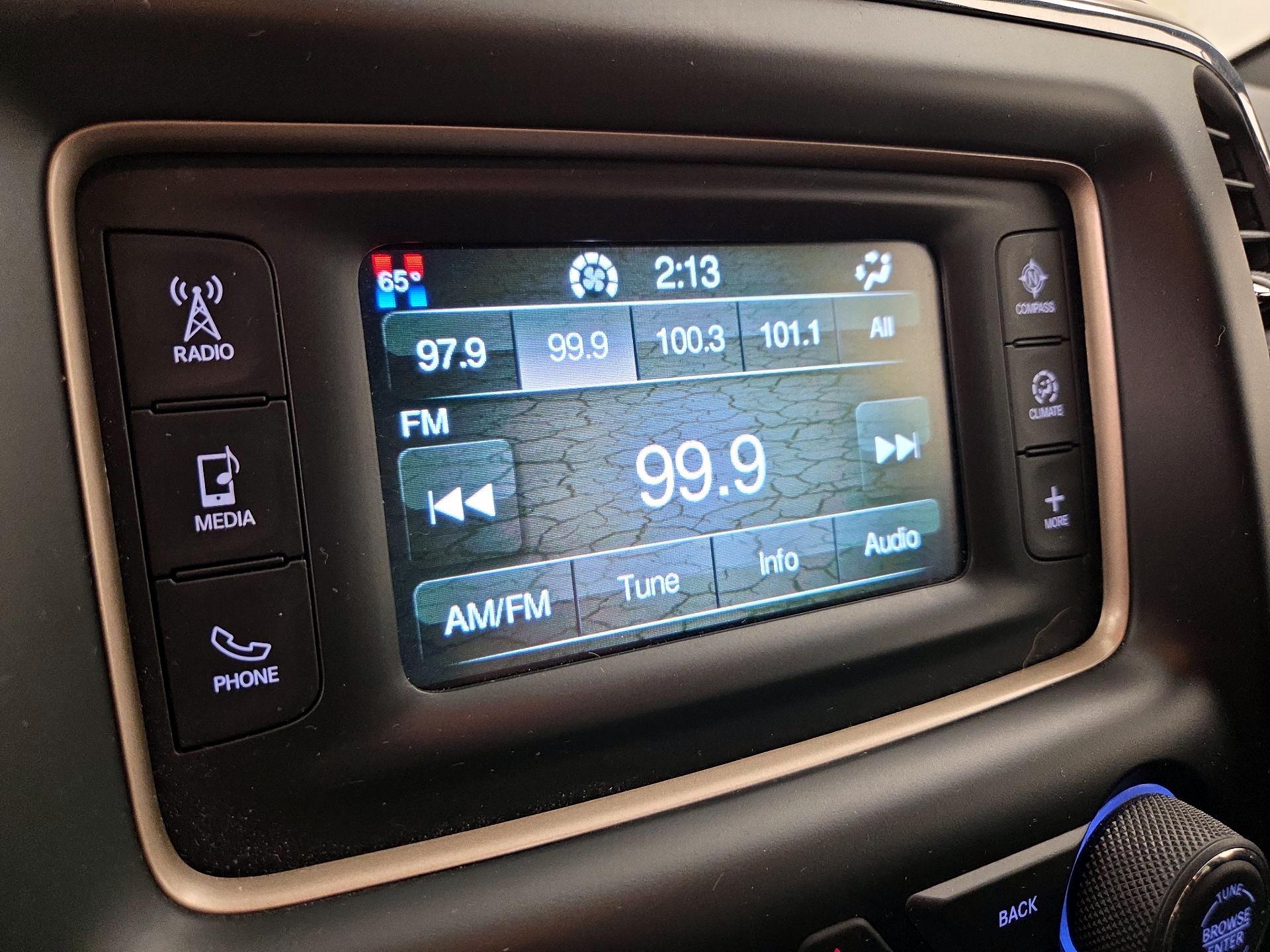 Thumbnail: 2015 Jeep Grand Cherokee - 12