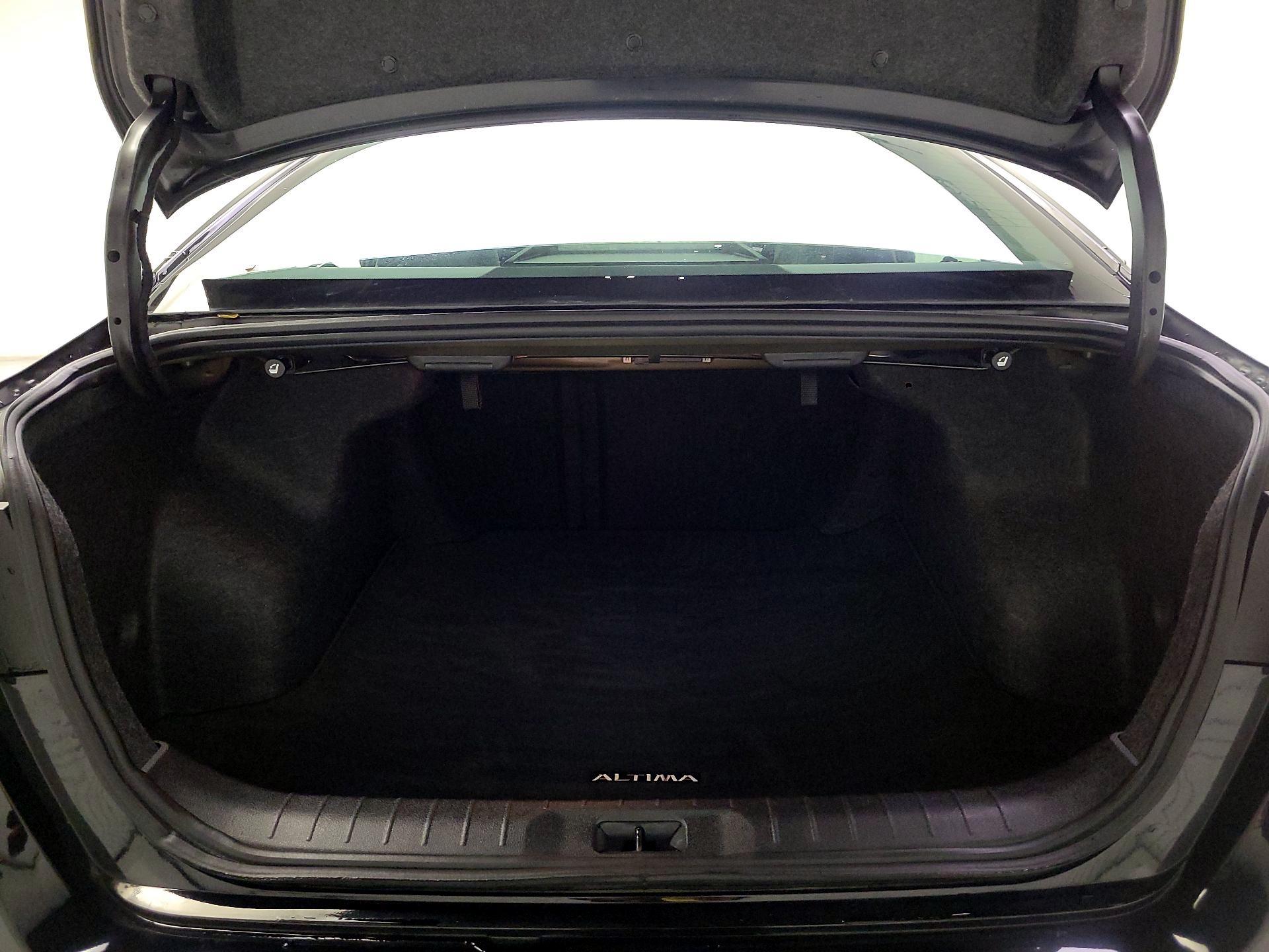 Thumbnail: 2024 Nissan Altima - 20