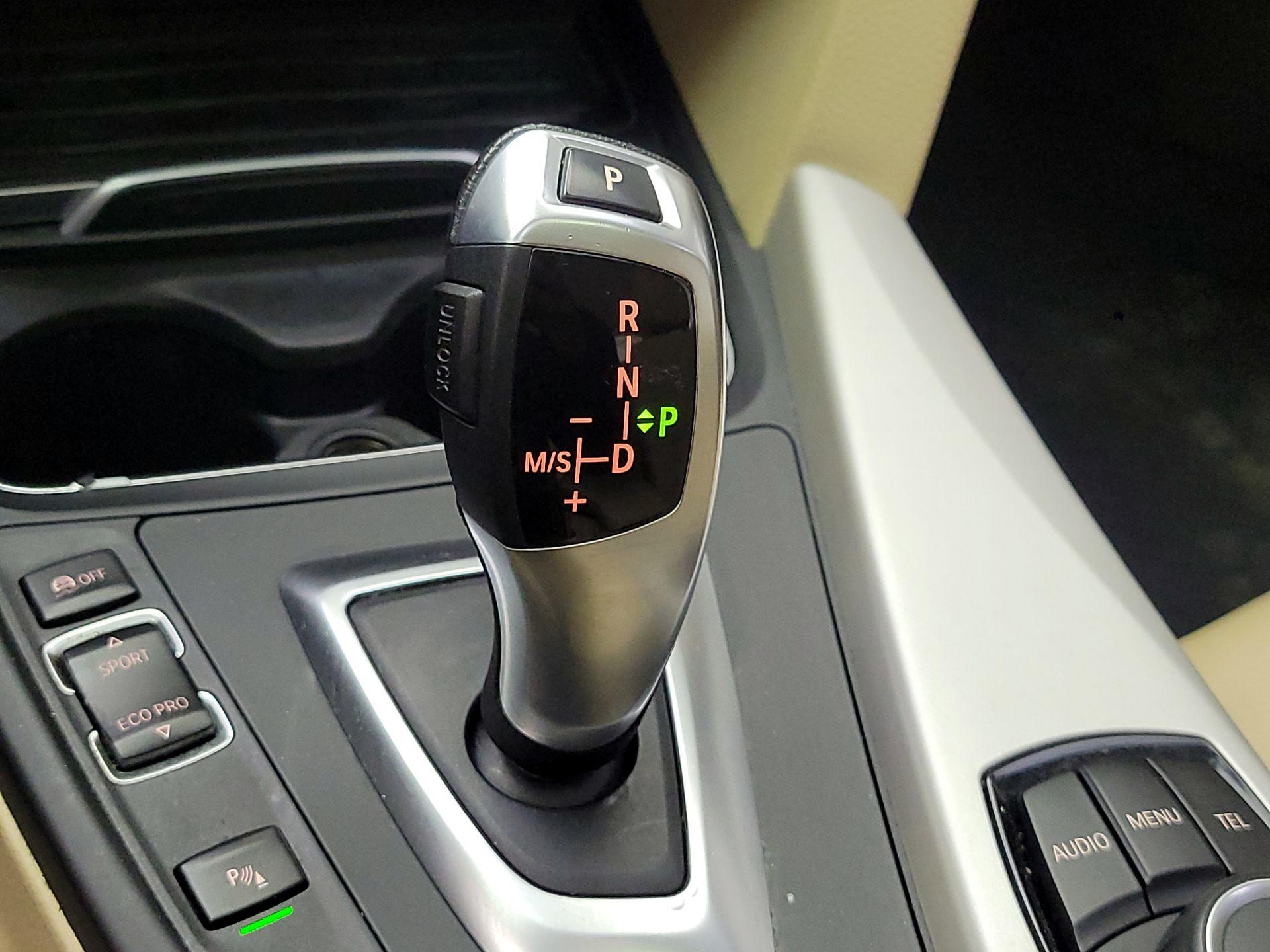 Thumbnail: 2017 BMW 3 Series - 15