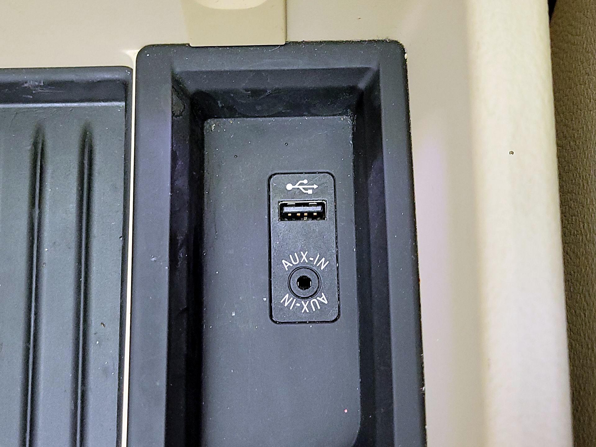 Thumbnail: 2017 BMW 3 Series - 16