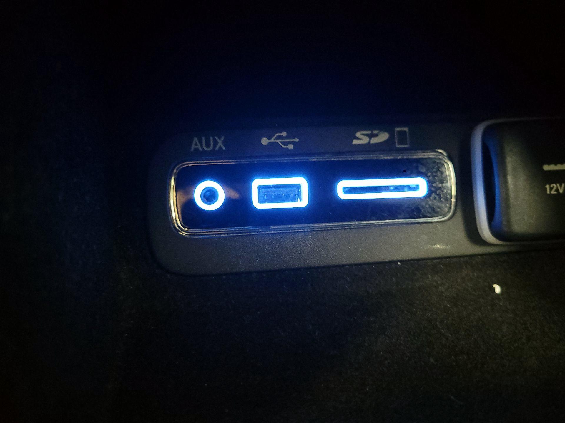 Thumbnail: 2017 Jeep Grand Cherokee - 17