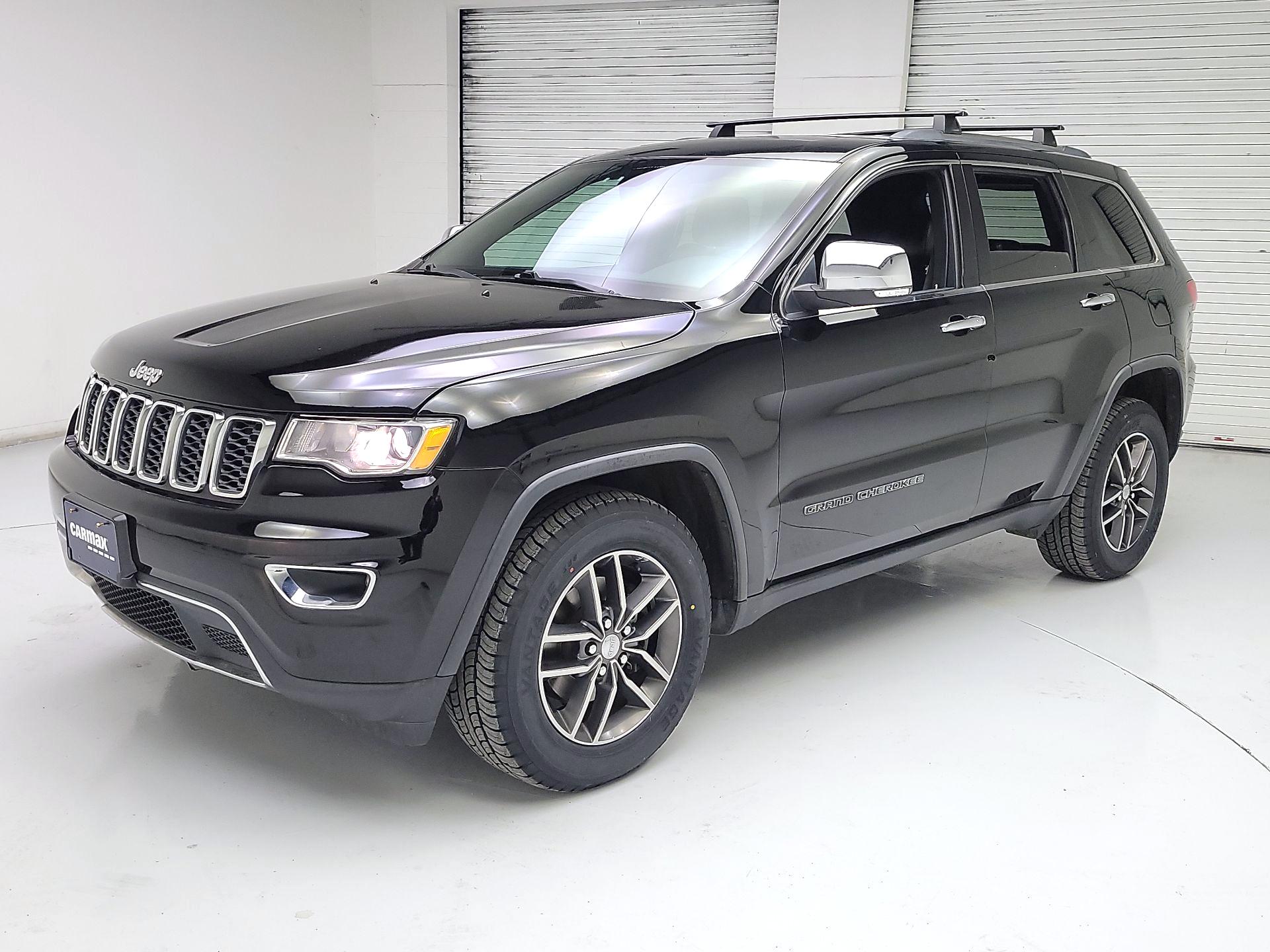 Thumbnail: 2017 Jeep Grand Cherokee - 3