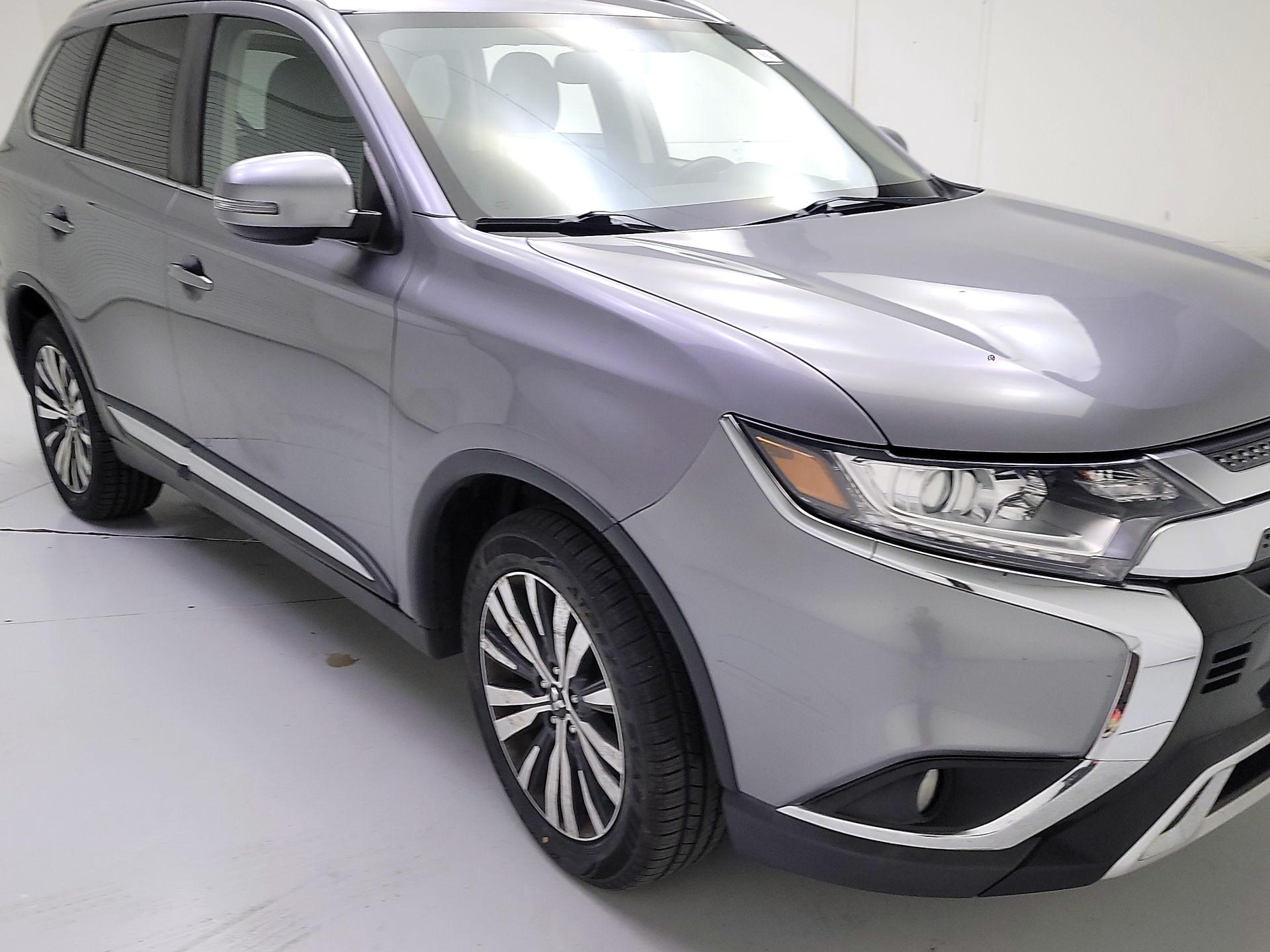 Thumbnail: 2019 Mitsubishi Outlander - 1