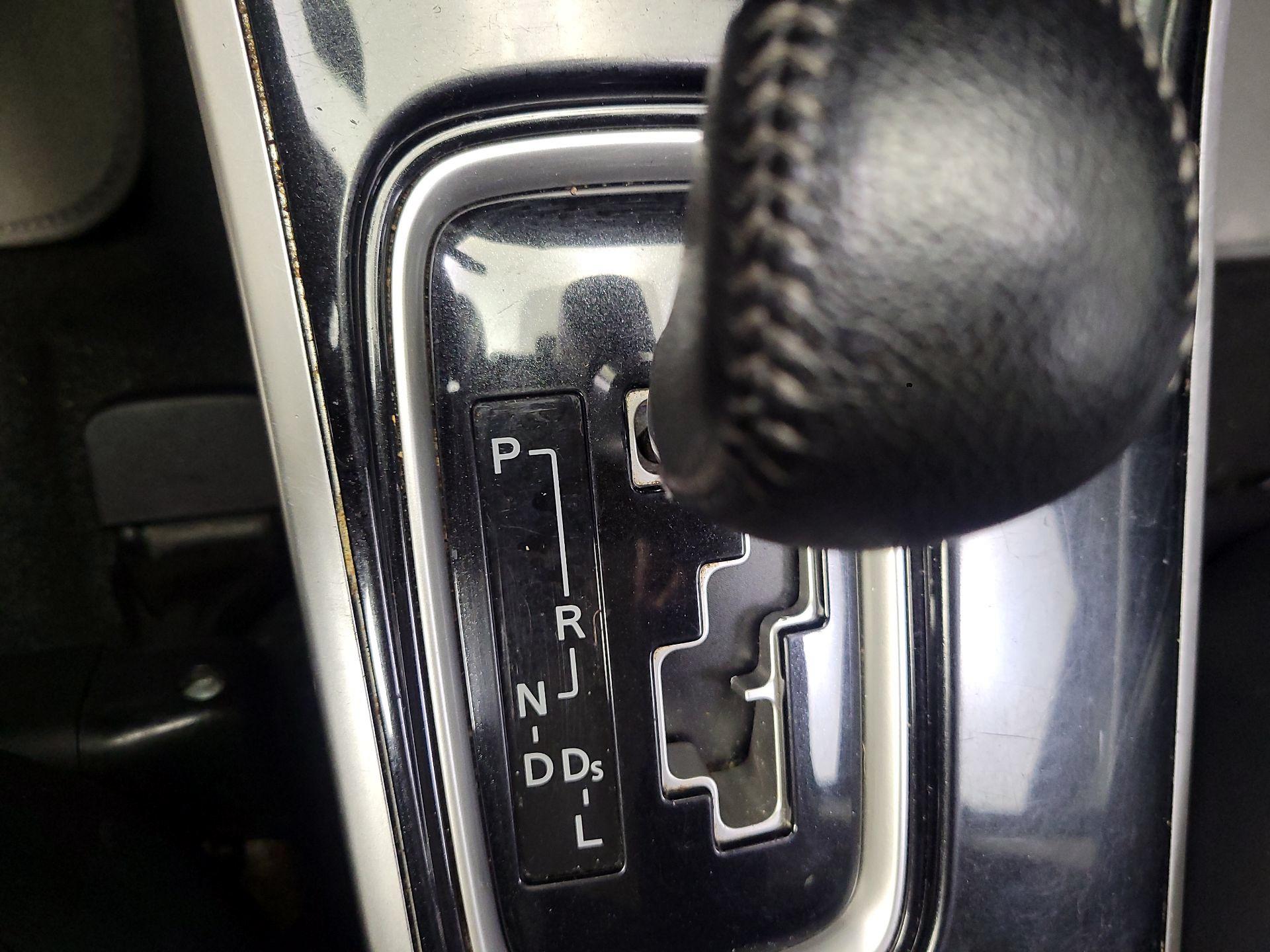 Thumbnail: 2019 Mitsubishi Outlander - 15