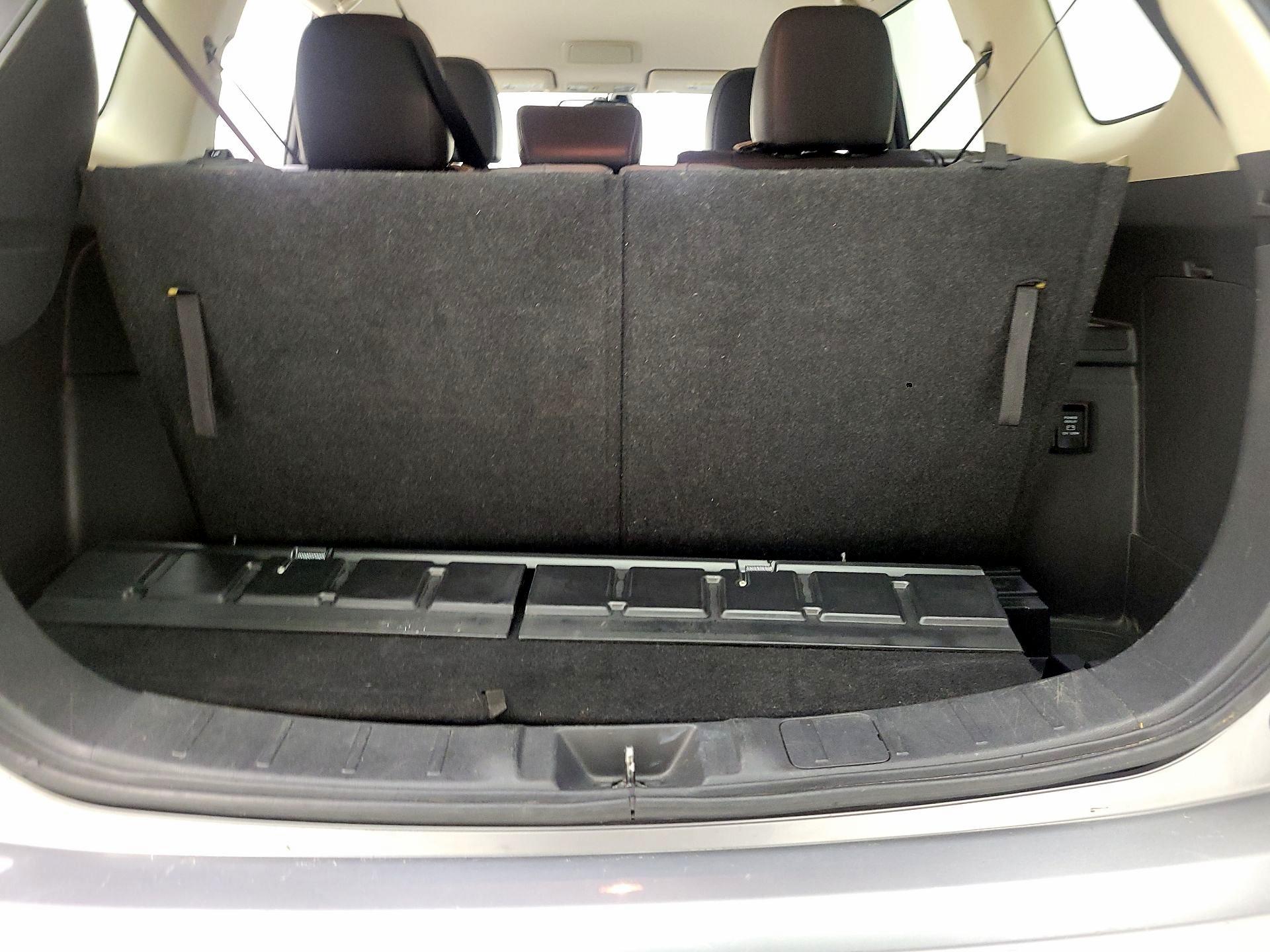 Thumbnail: 2019 Mitsubishi Outlander - 18