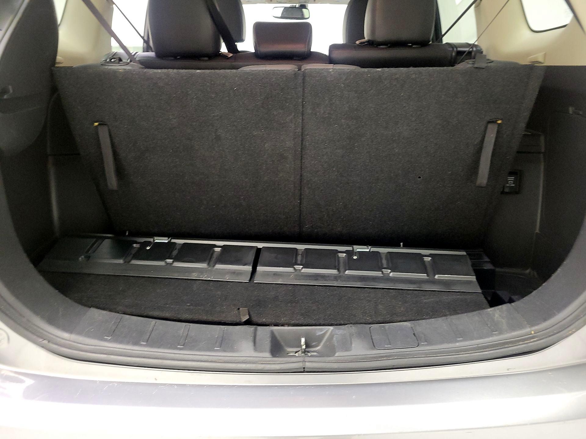 Thumbnail: 2019 Mitsubishi Outlander - 19